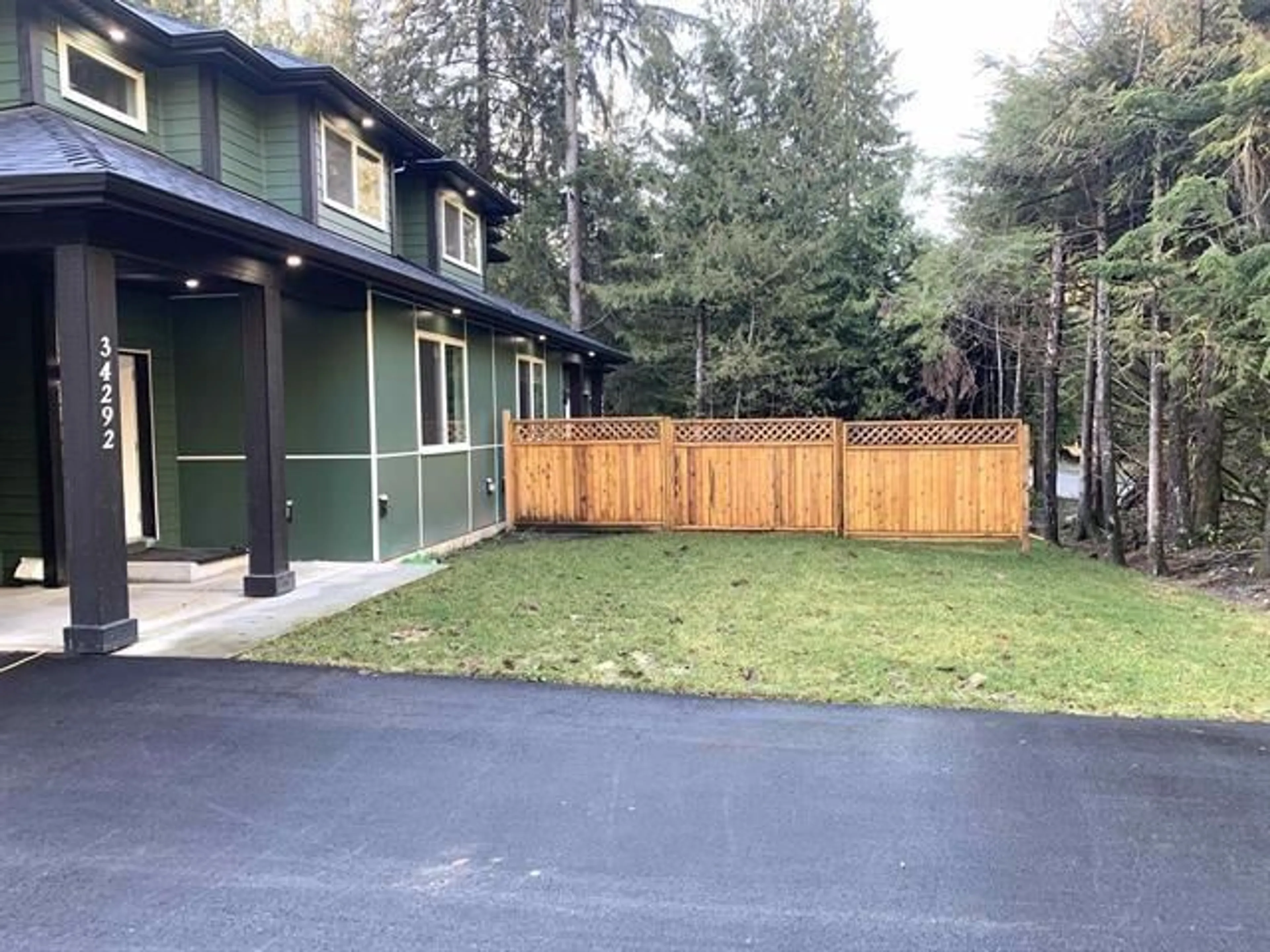 Patio, unknown for 34292 FERNDALE AVENUE, Mission British Columbia V2V7G2