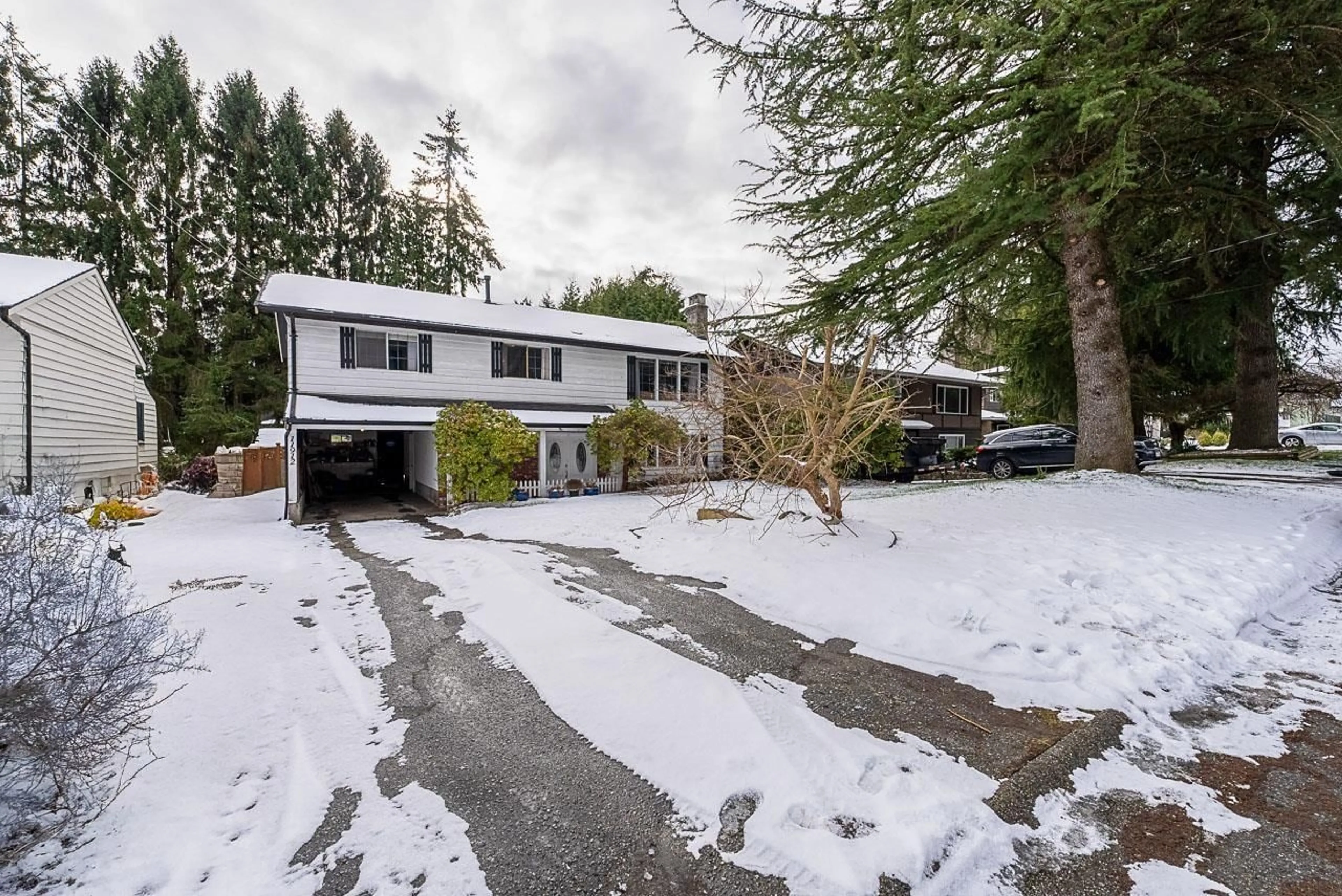 A pic from outside/outdoor area/front of a property/back of a property/a pic from drone, street for 11912 78B AVENUE, Delta British Columbia V4C1S1