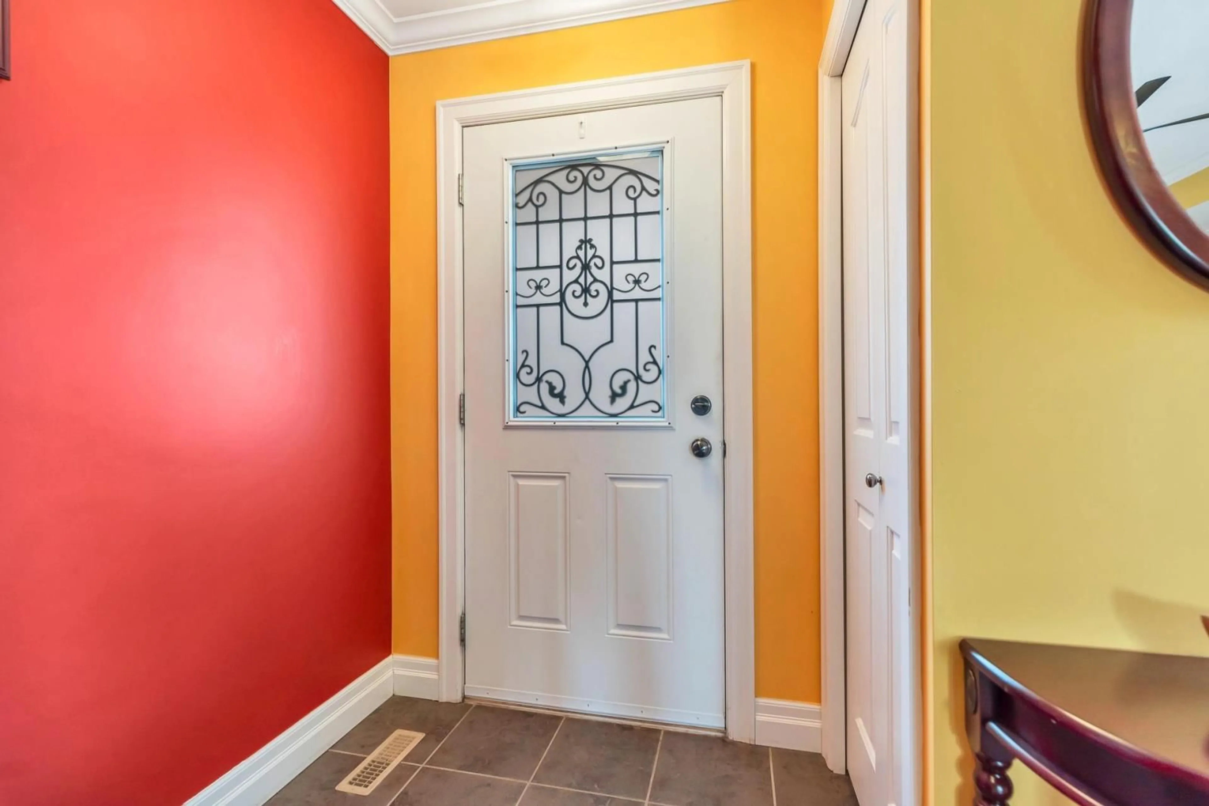 Indoor entryway for 43 6450 BLACKWOOD LANE|Sardis South, Chilliwack British Columbia V2R5Z3