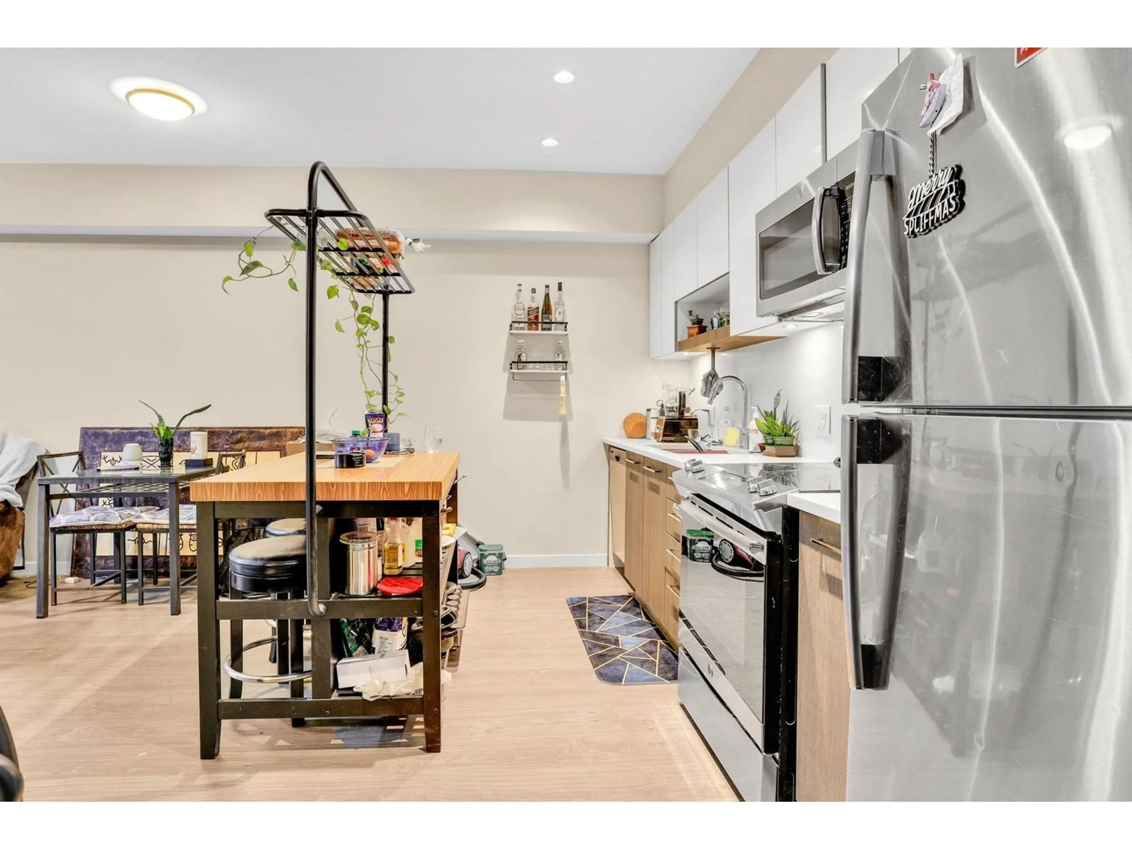 Open concept kitchen, unknown for 212 - 13768 108, Surrey British Columbia V3T0L9