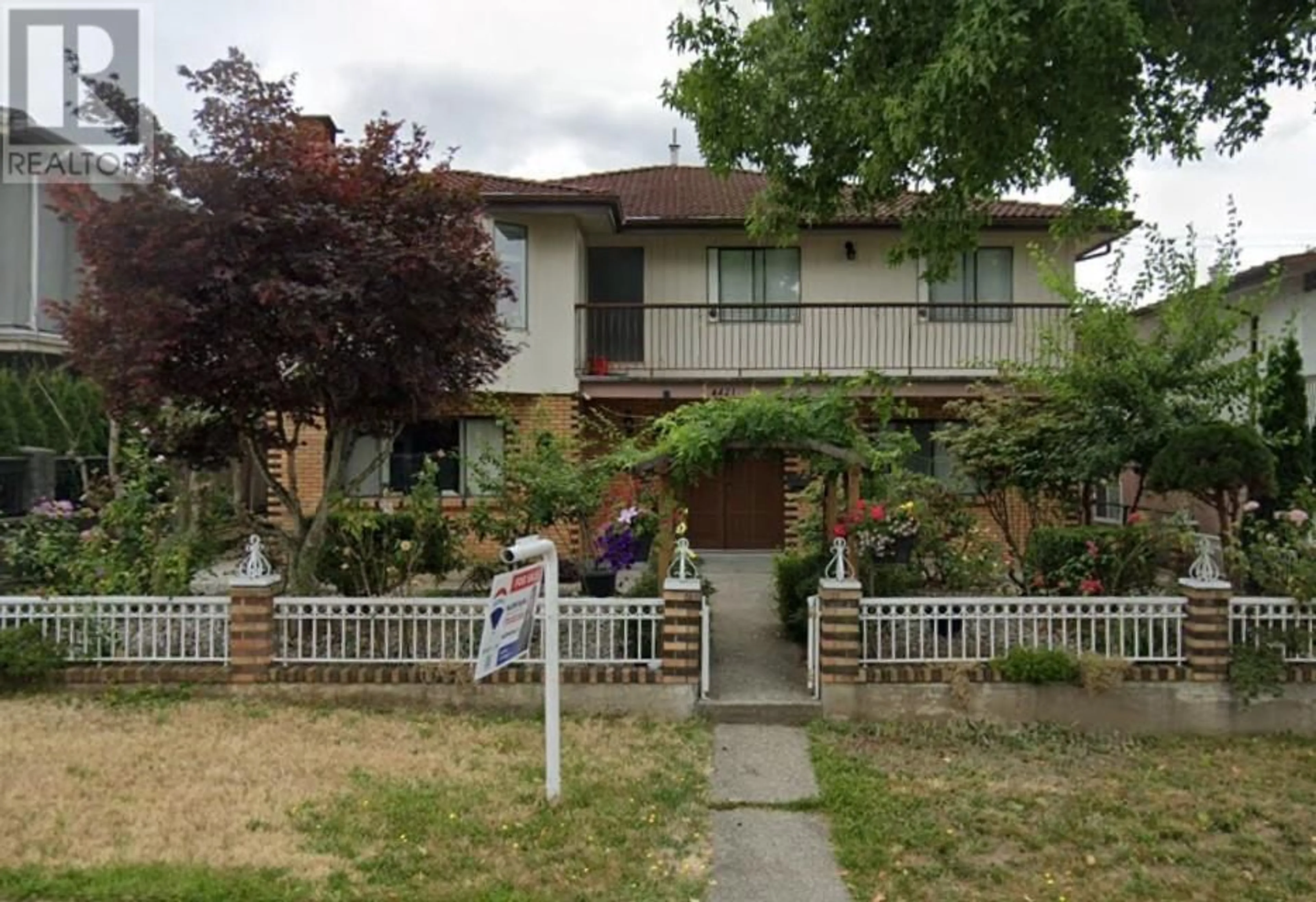 Unknown for 4421 PARKER STREET, Burnaby British Columbia V5C3C7