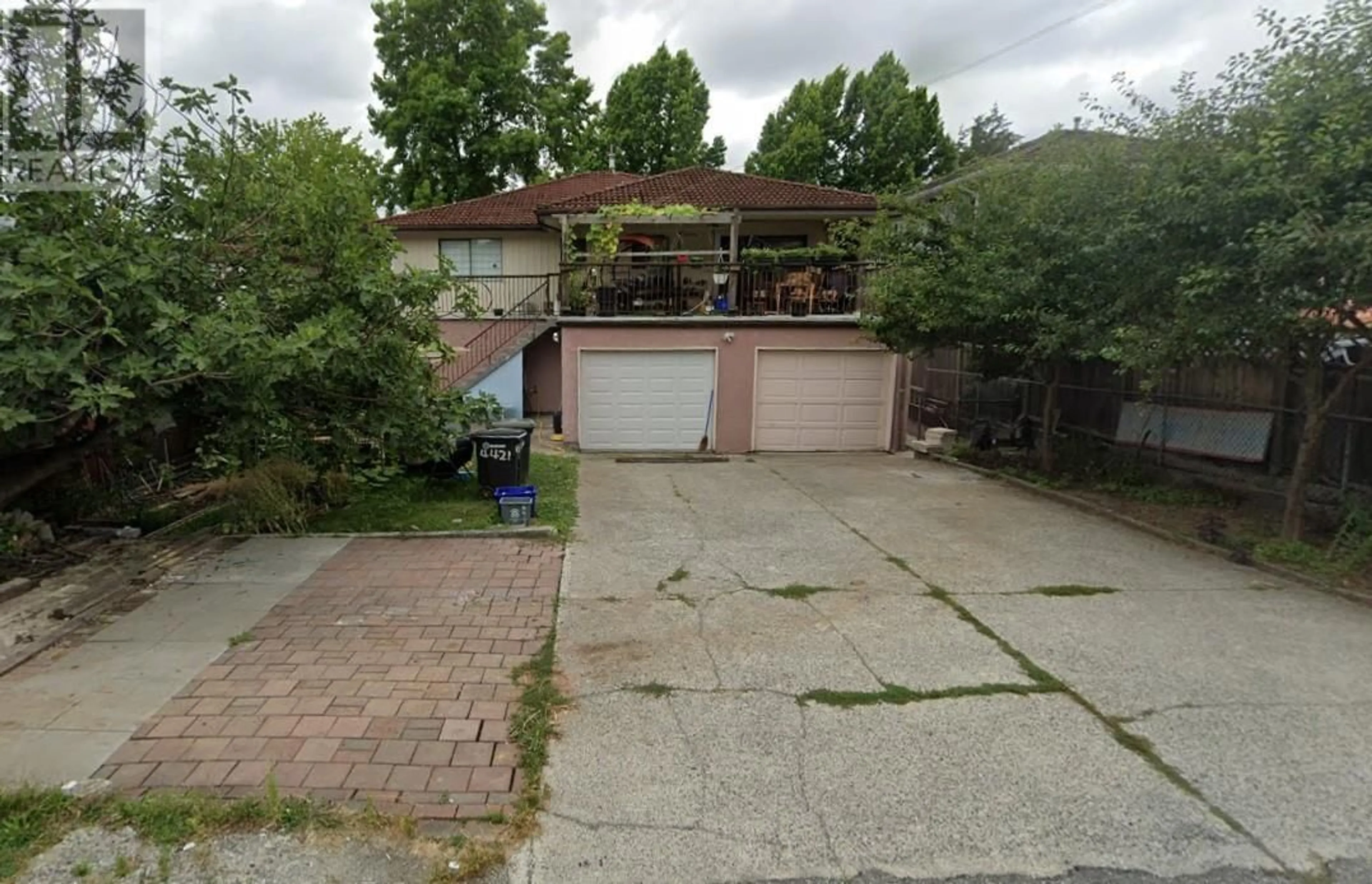 A pic from outside/outdoor area/front of a property/back of a property/a pic from drone, street for 4421 PARKER STREET, Burnaby British Columbia V5C3C7