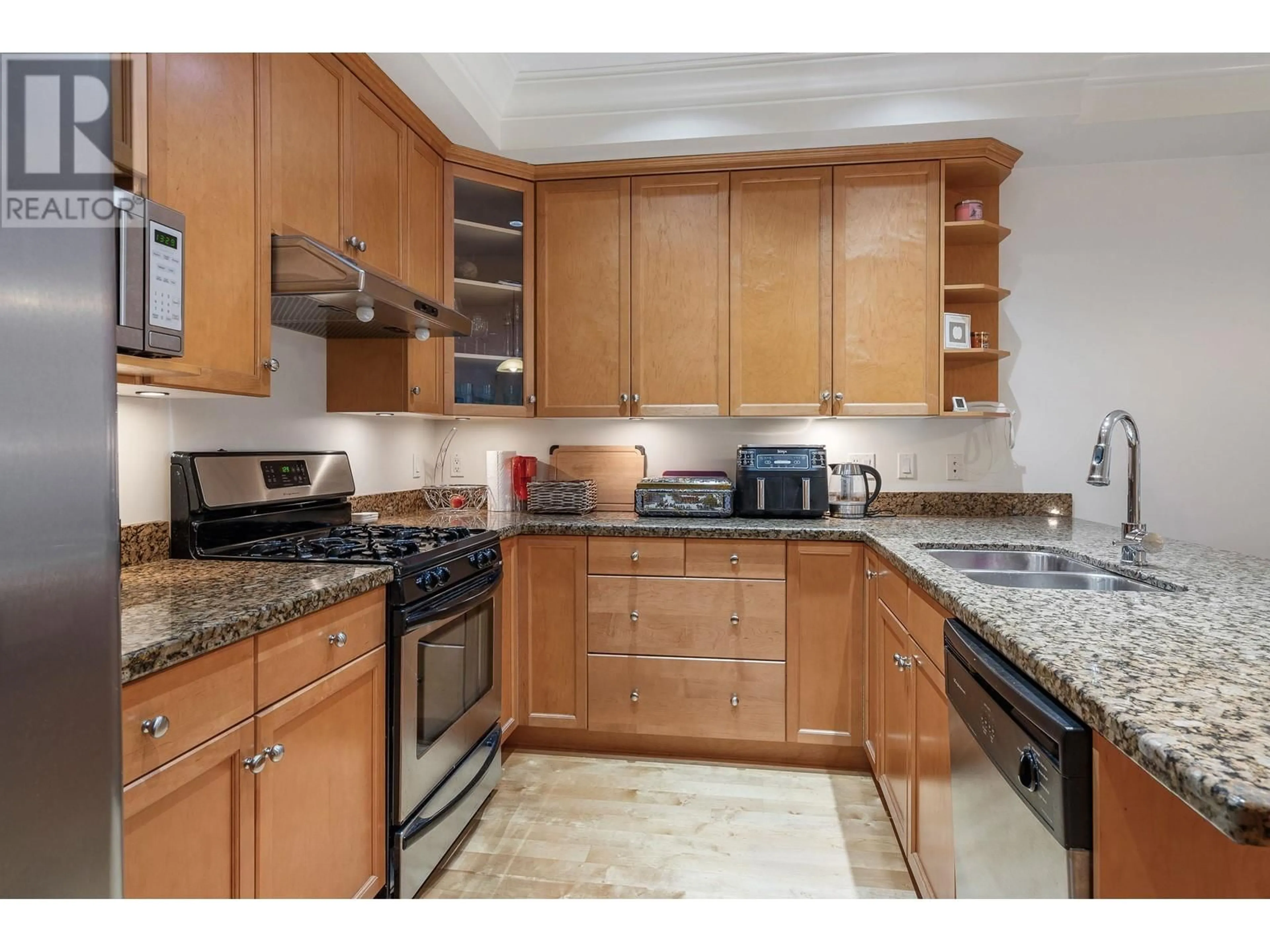 Standard kitchen, unknown for 104 - 1642 56 STREET, Delta British Columbia V4L0A2
