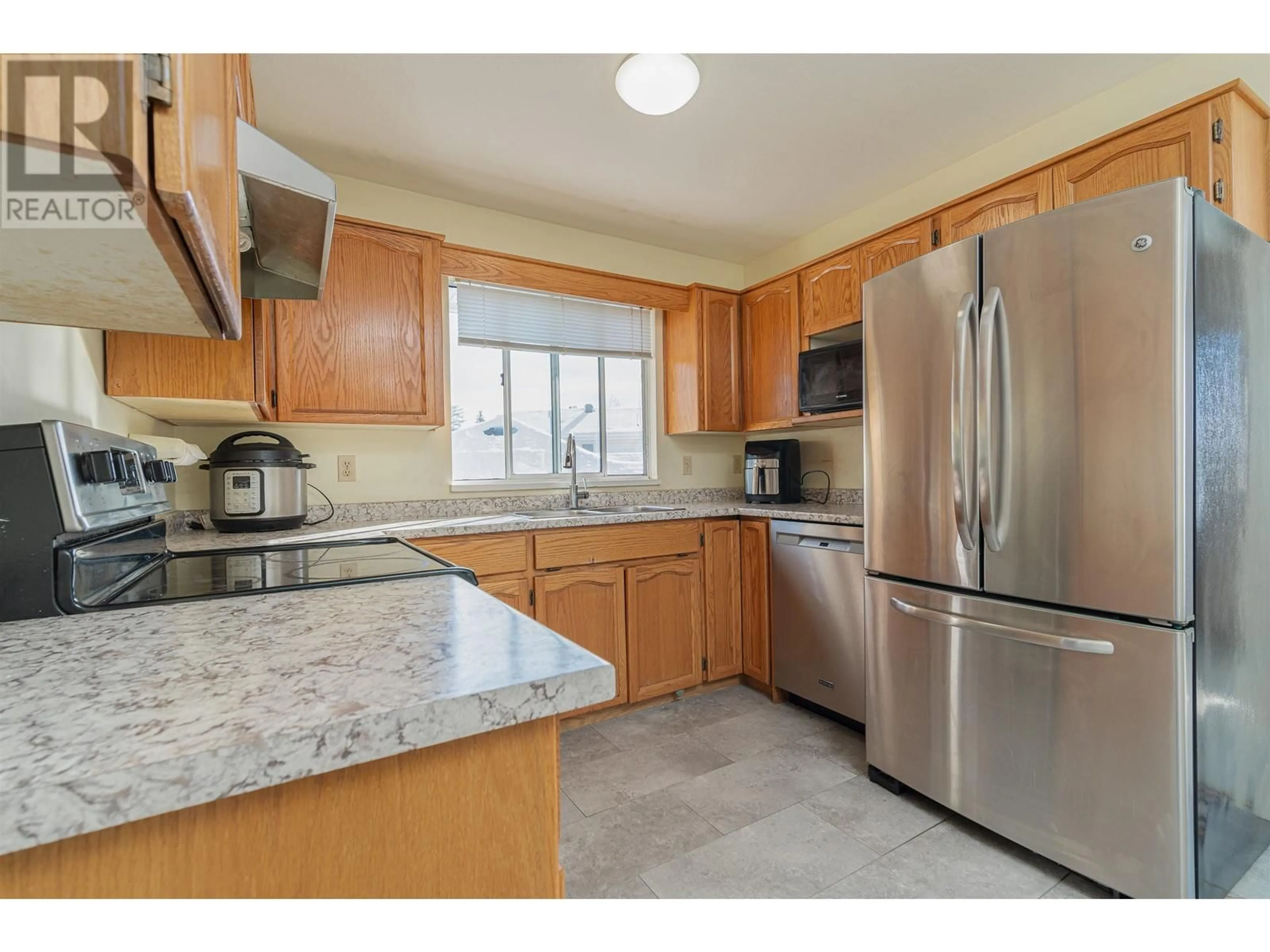 Standard kitchen, ceramic/tile floor for 23027 OLUND CRESCENT, Maple Ridge British Columbia V2X0E8