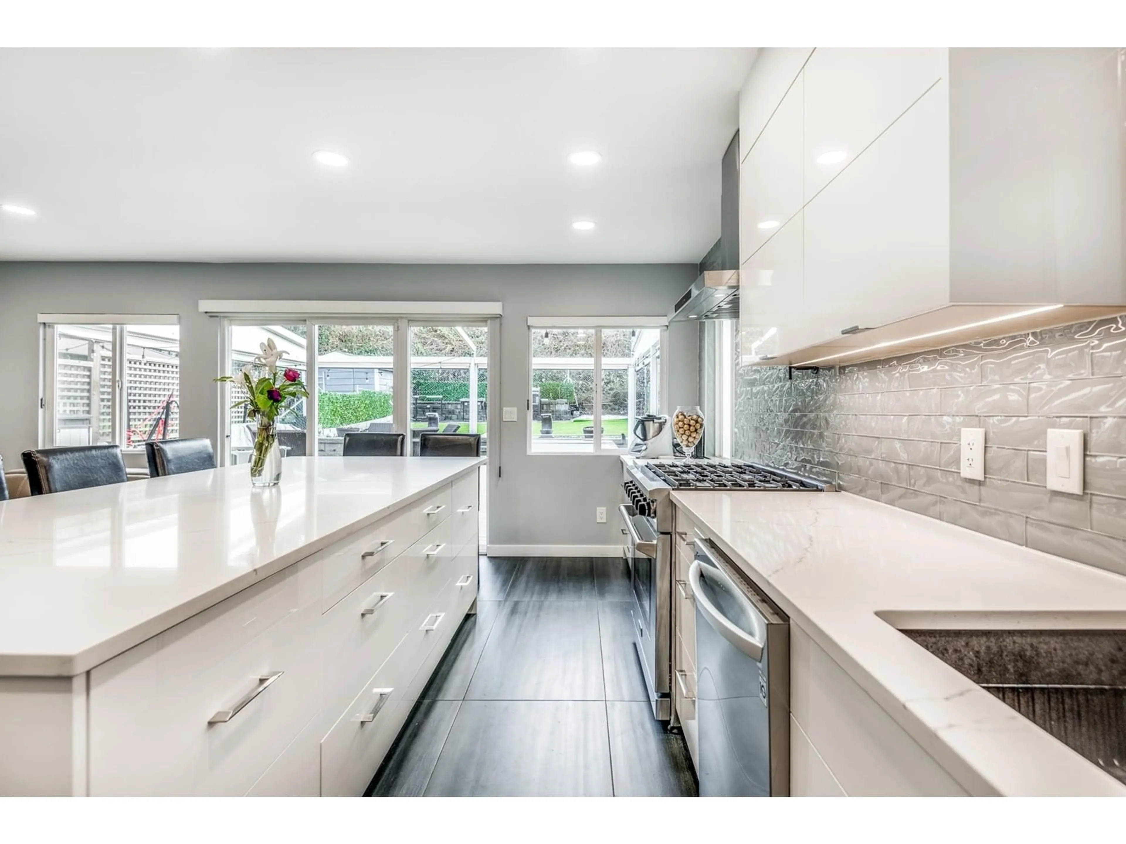 Contemporary kitchen, ceramic/tile floor for 131 8888 216 STREET, Langley British Columbia V1M3Z8