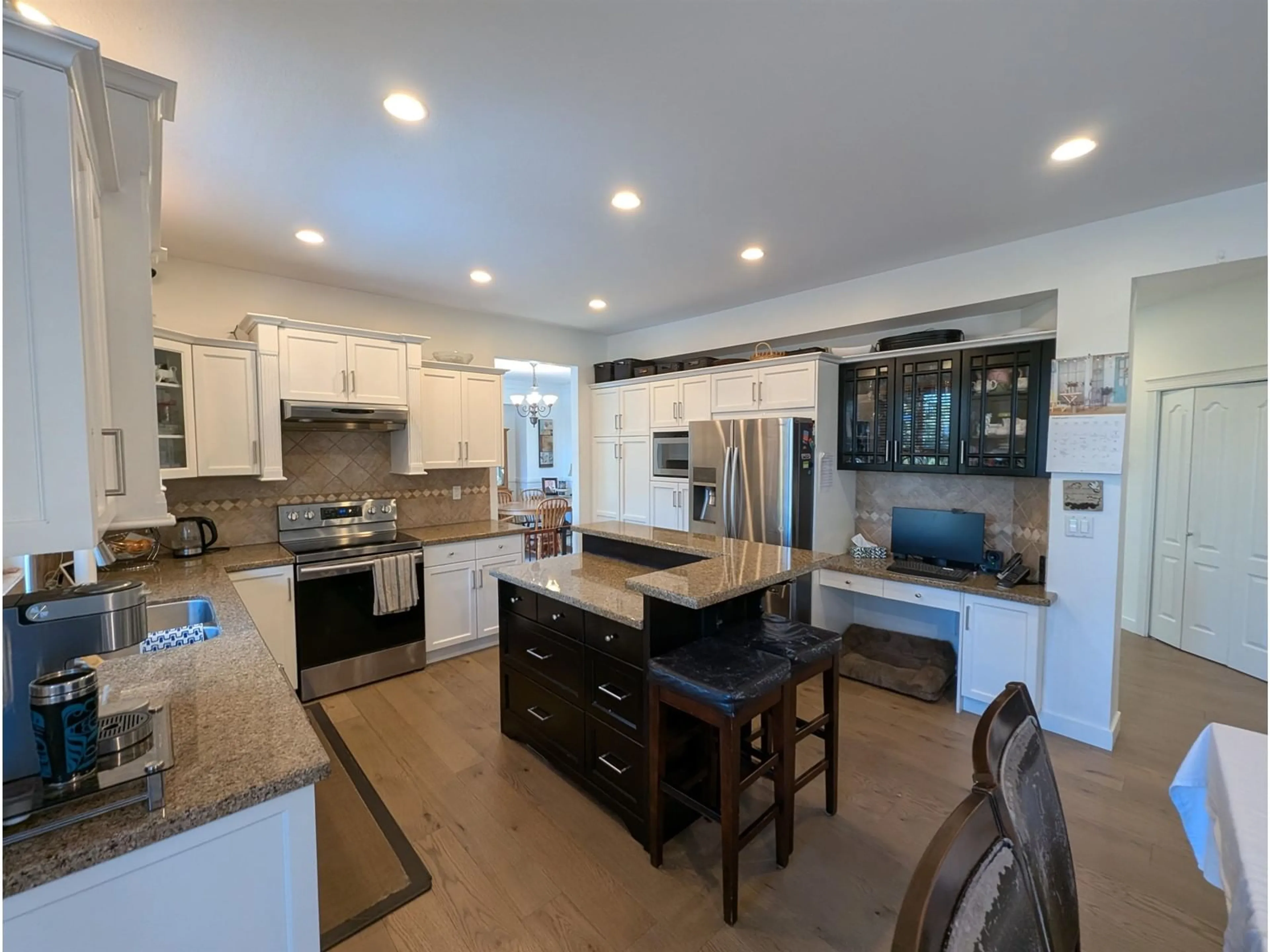 Open concept kitchen, unknown for 11082 168, Surrey British Columbia V4N5G6