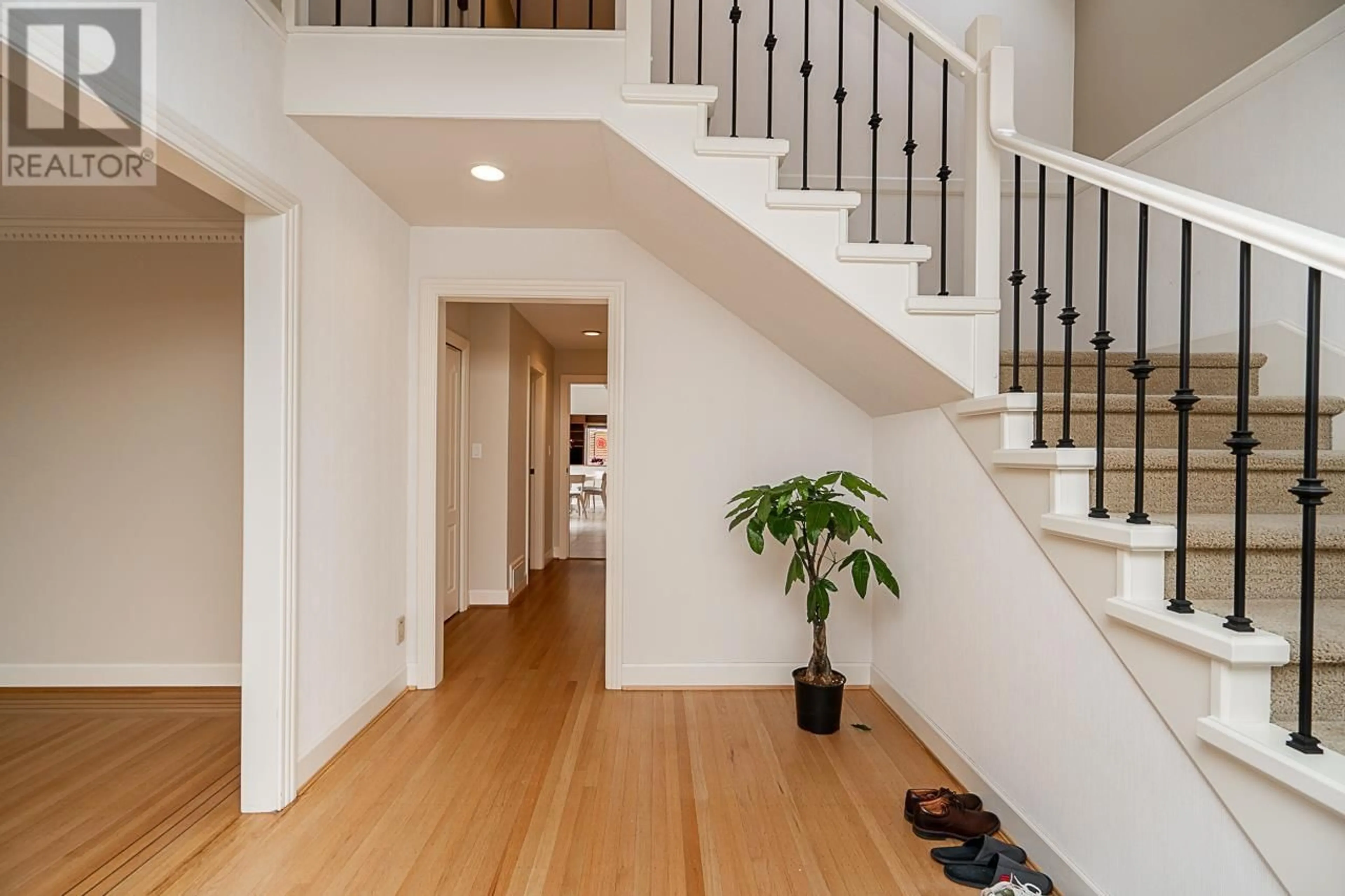 Indoor entryway for 6455 VINE STREET, Vancouver British Columbia V6M4A9