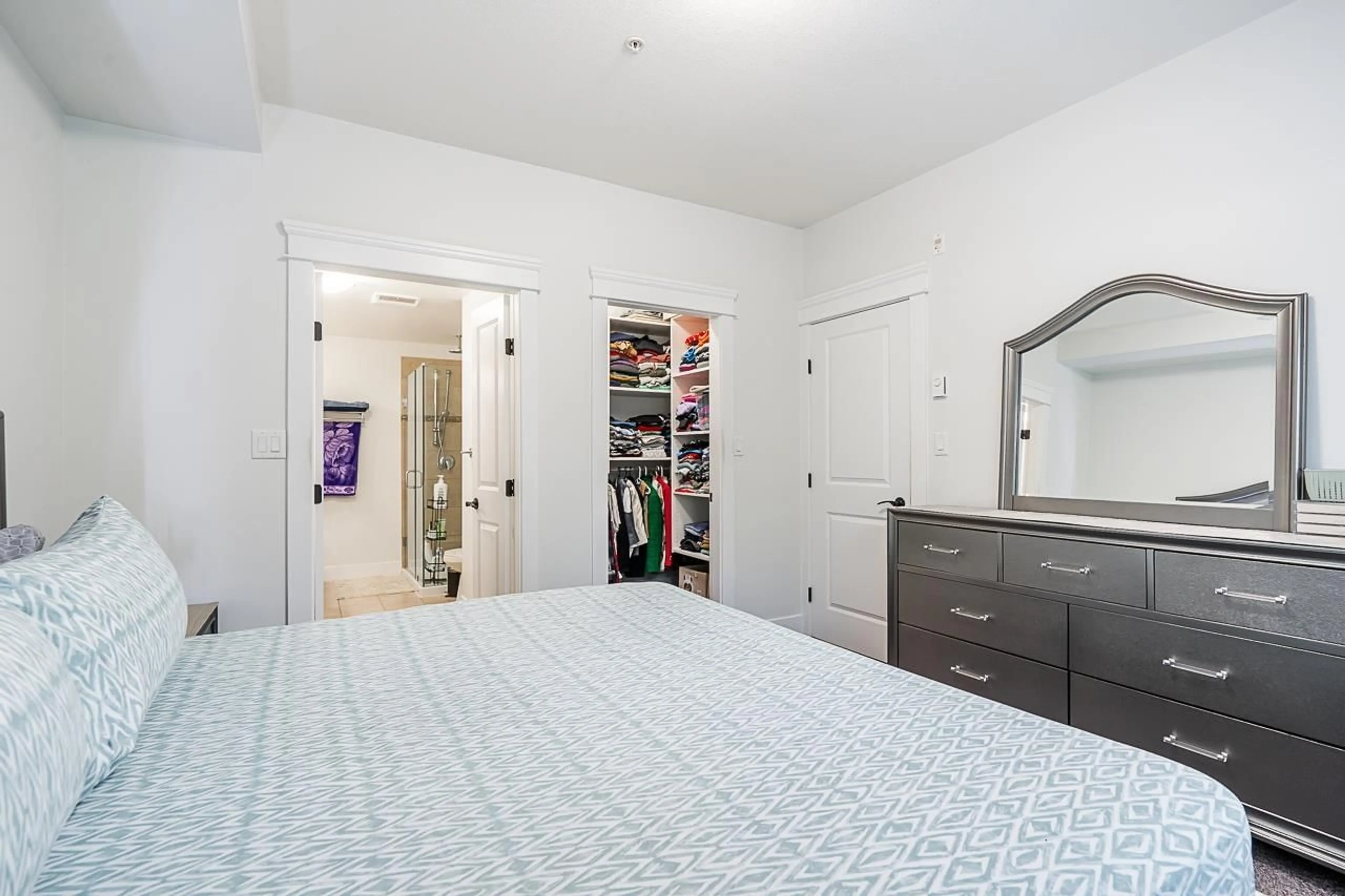 A pic of a room for 101 - 19530 65, Surrey British Columbia V4N6M1