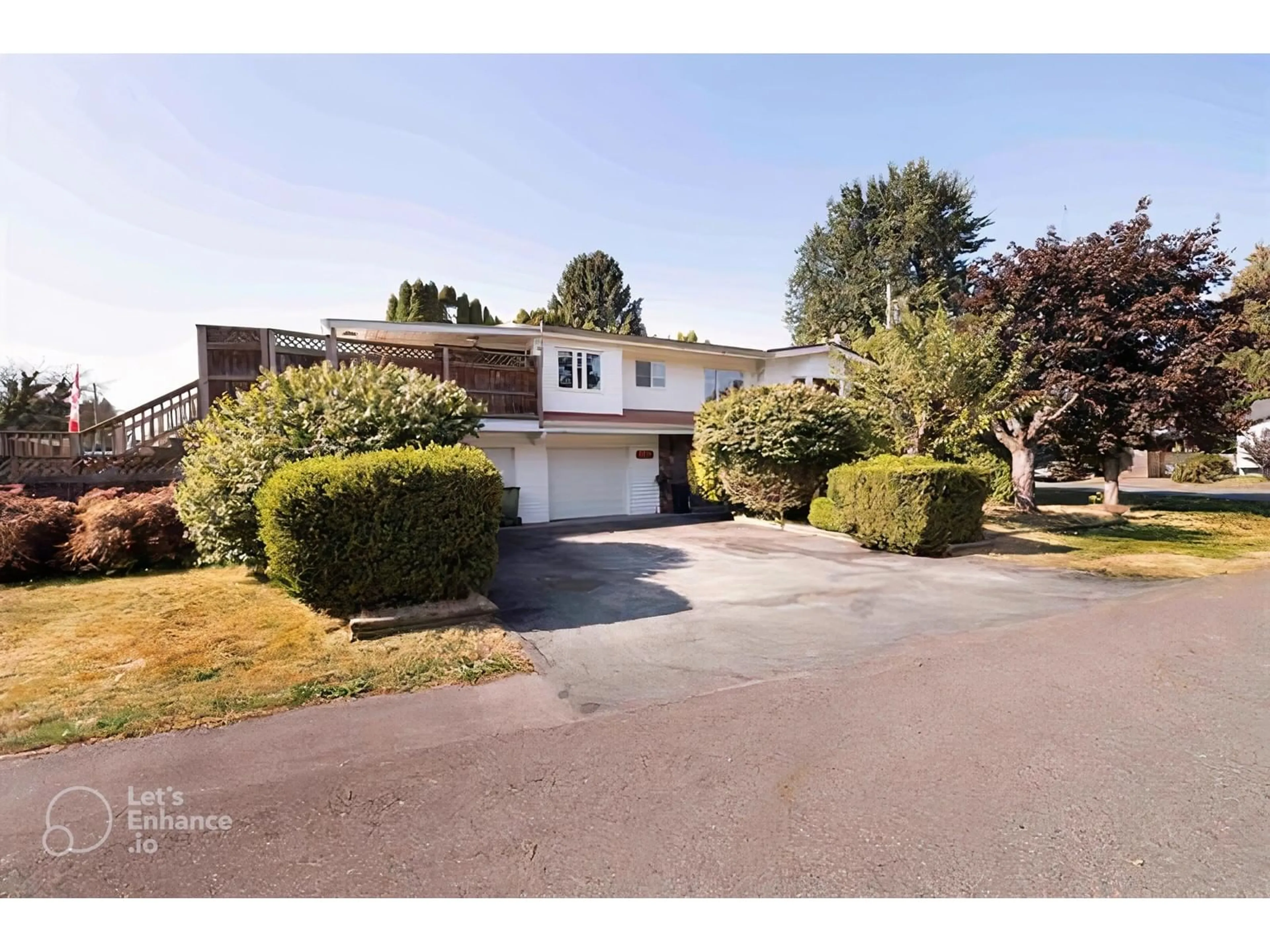 A pic from outside/outdoor area/front of a property/back of a property/a pic from drone, street for 2091 PAULSON CRESCENT, Abbotsford British Columbia V2S1M6