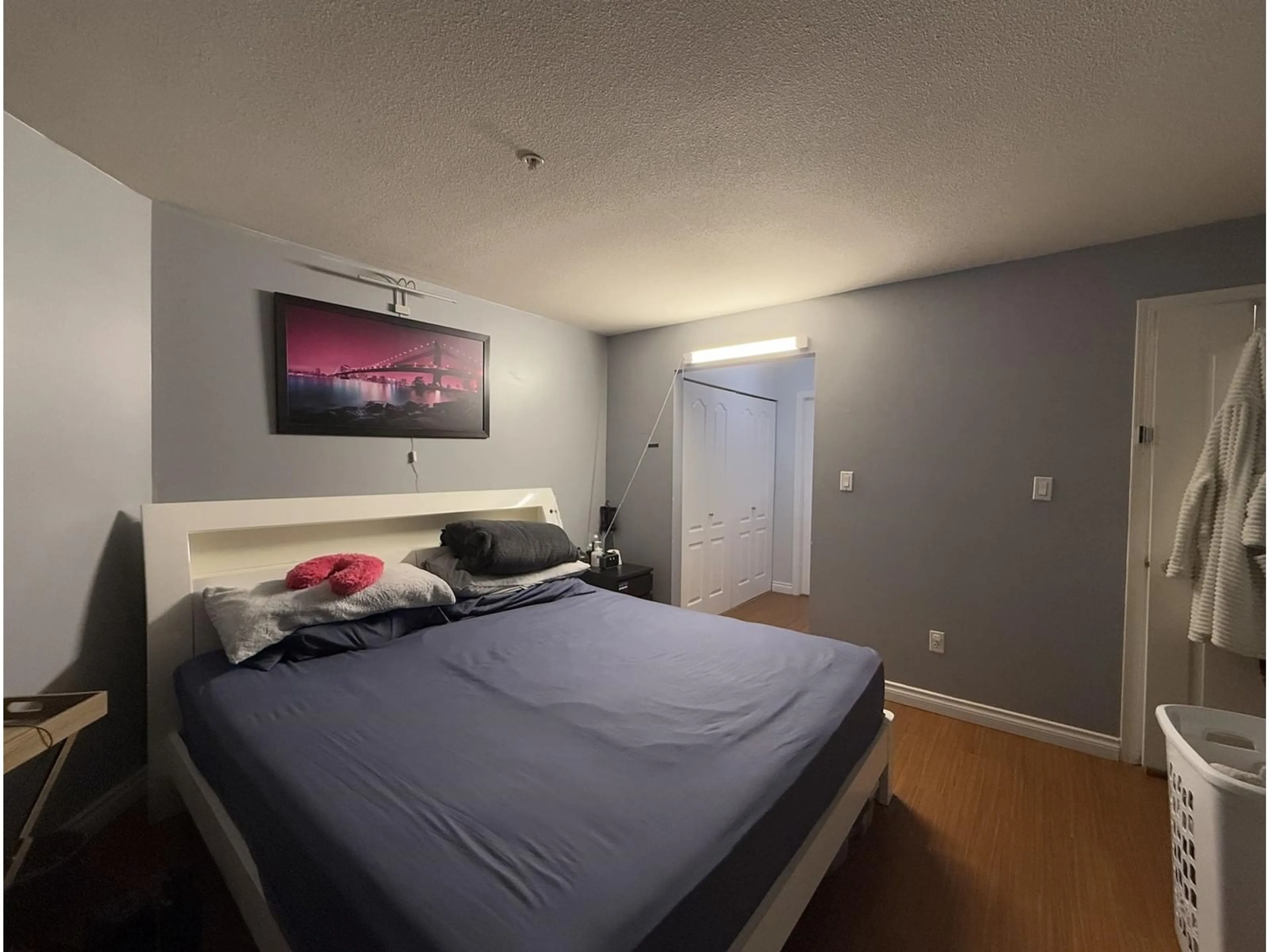 A pic of a room for 418 15210 GUILDFORD DRIVE, Surrey British Columbia V3R0X7