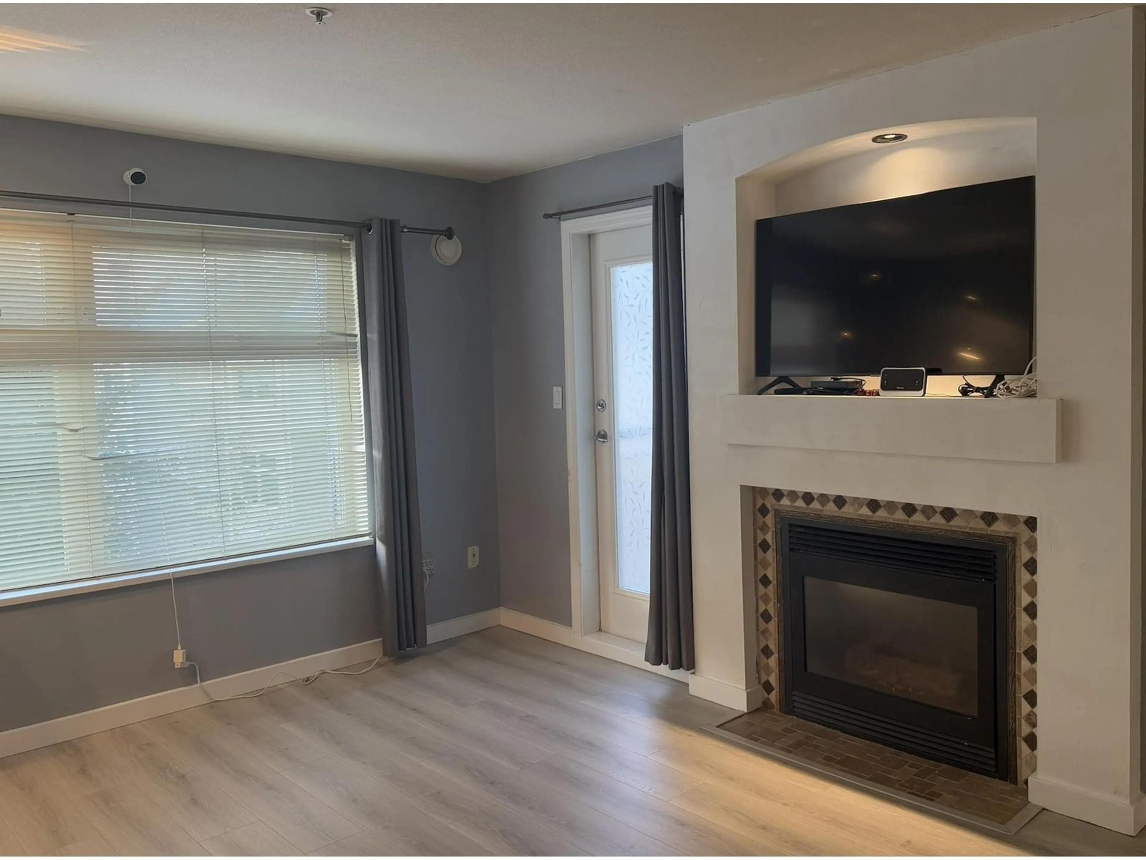 A pic of a room for 418 15210 GUILDFORD DRIVE, Surrey British Columbia V3R0X7