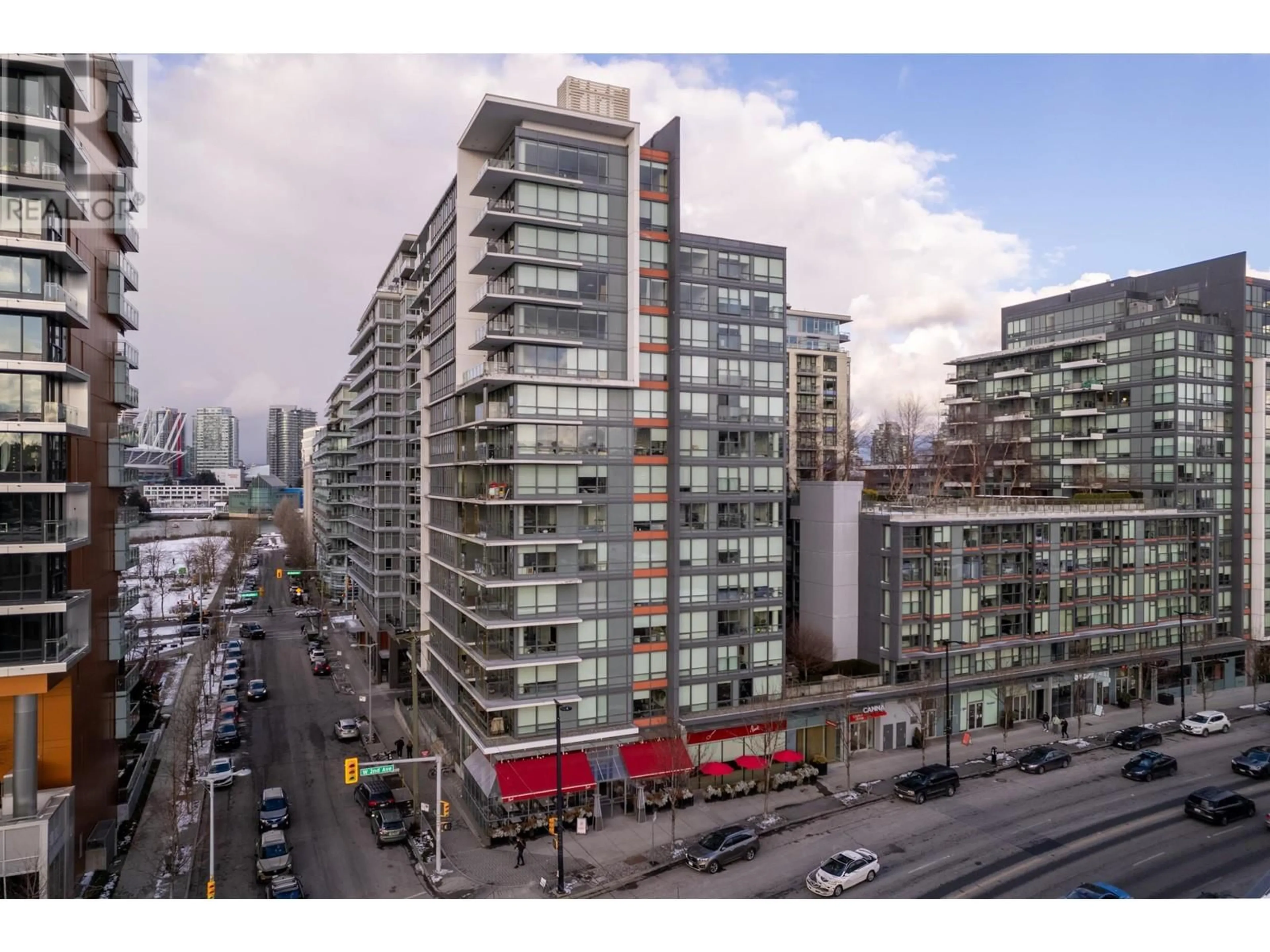 A pic from outside/outdoor area/front of a property/back of a property/a pic from drone, city buildings view from balcony for 608 1788 COLUMBIA STREET, Vancouver British Columbia V5Y0L7