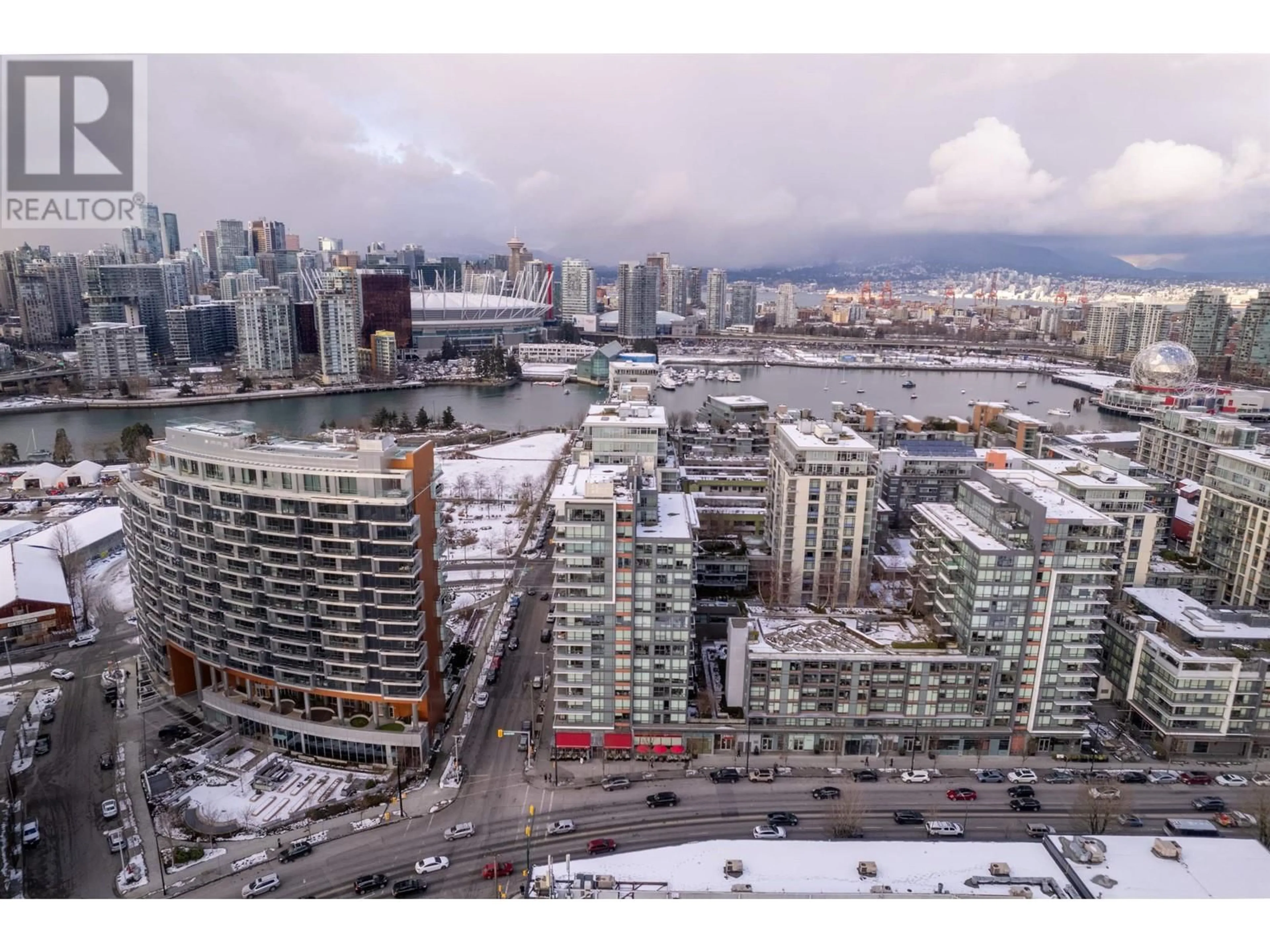 A pic from outside/outdoor area/front of a property/back of a property/a pic from drone, city buildings view from balcony for 608 1788 COLUMBIA STREET, Vancouver British Columbia V5Y0L7