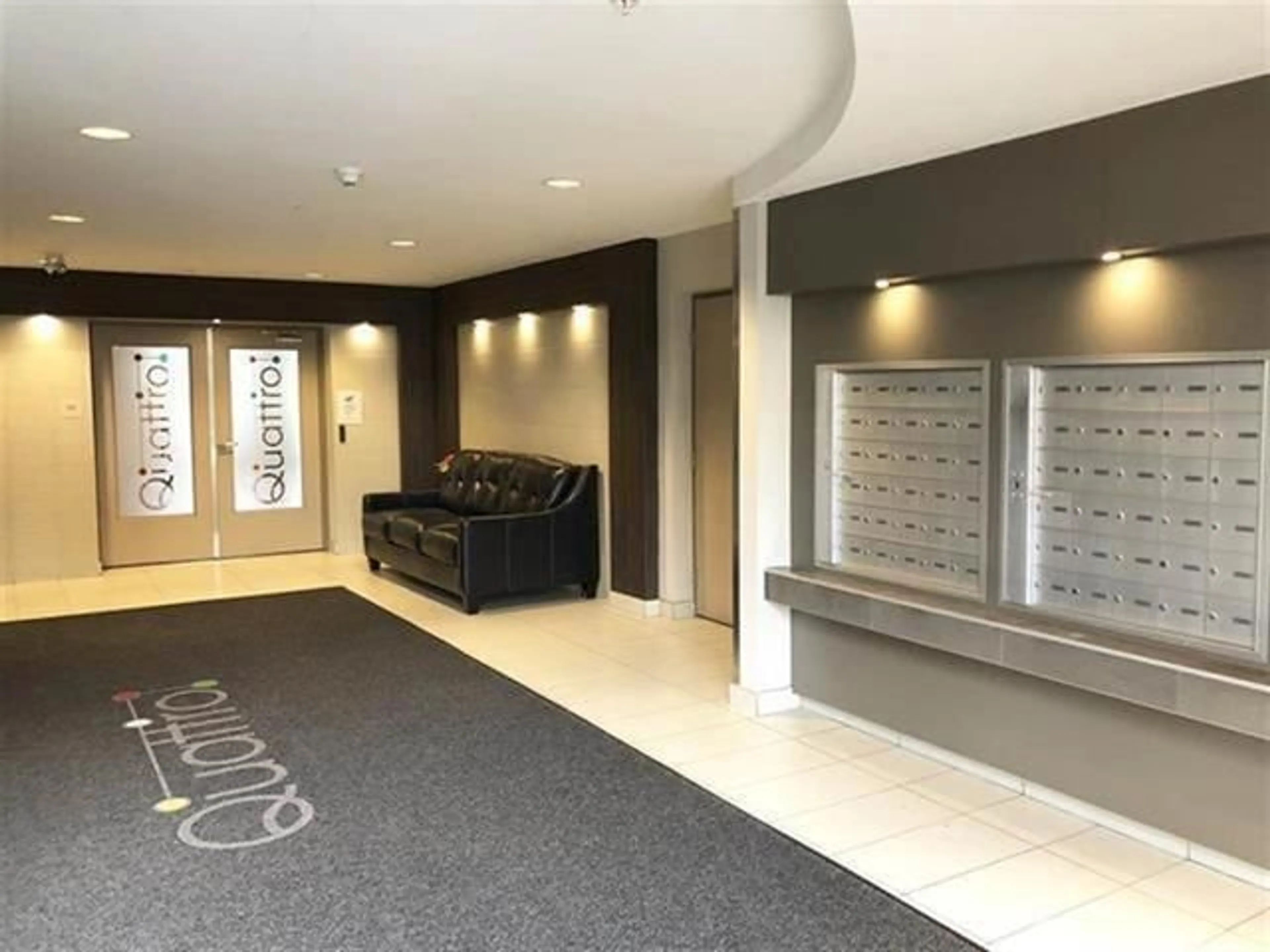 Indoor foyer for 313 13789 107A AVENUE, Surrey British Columbia V3T0B8