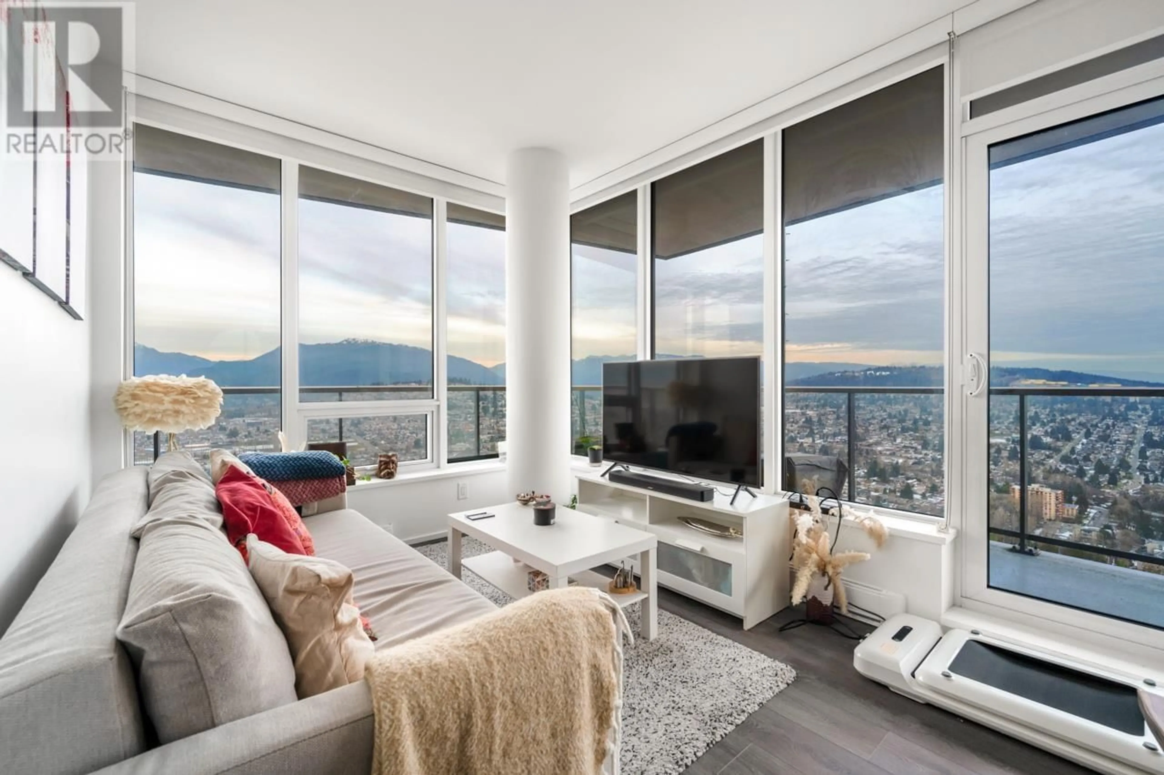 Living room with furniture, unknown for 4911 - 4650 BRENTWOOD BOULEVARD, Burnaby British Columbia V5C0M3