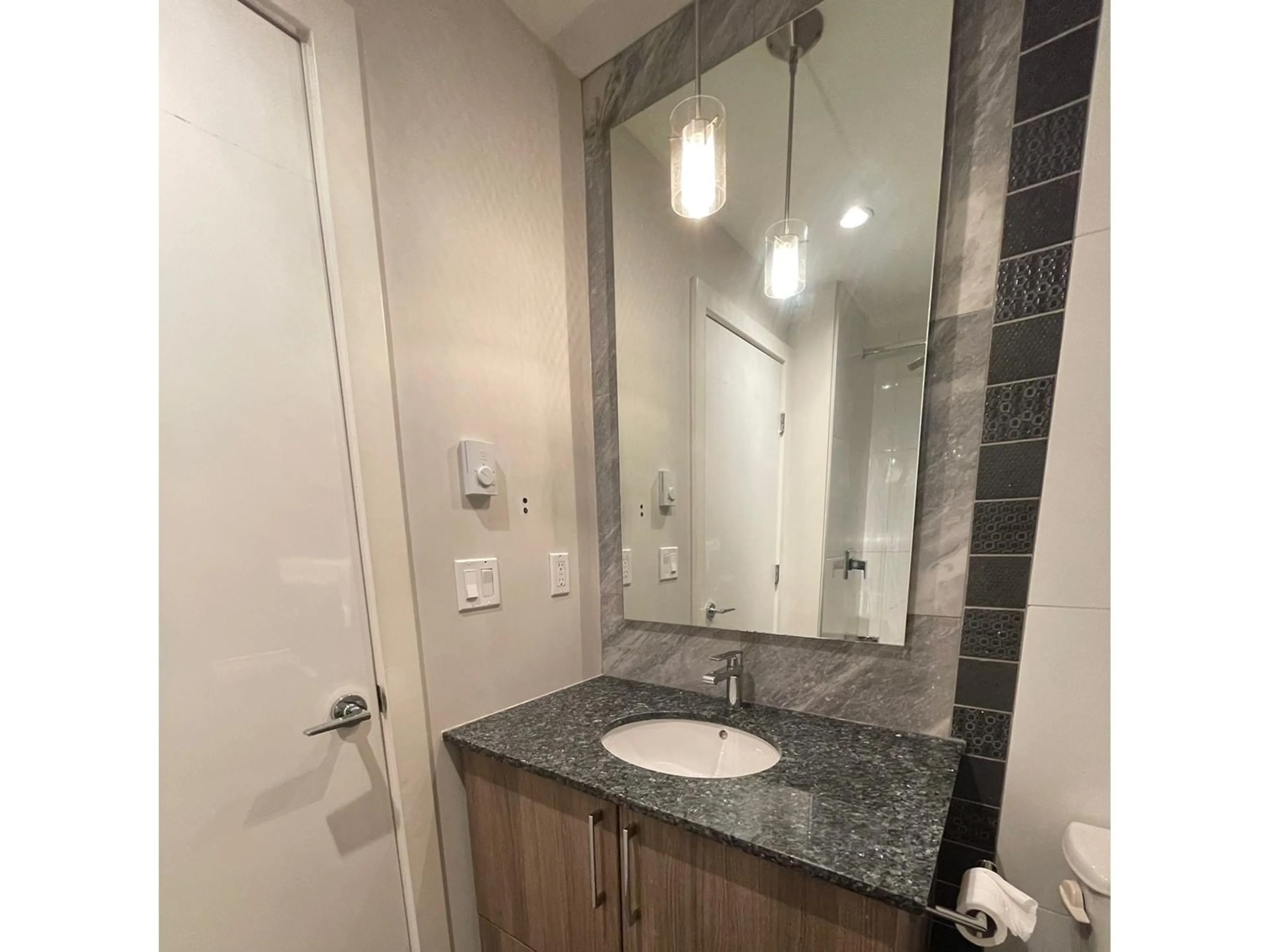 Standard bathroom, unknown for C216 20211 66 AVENUE, Langley British Columbia V2Y0L4