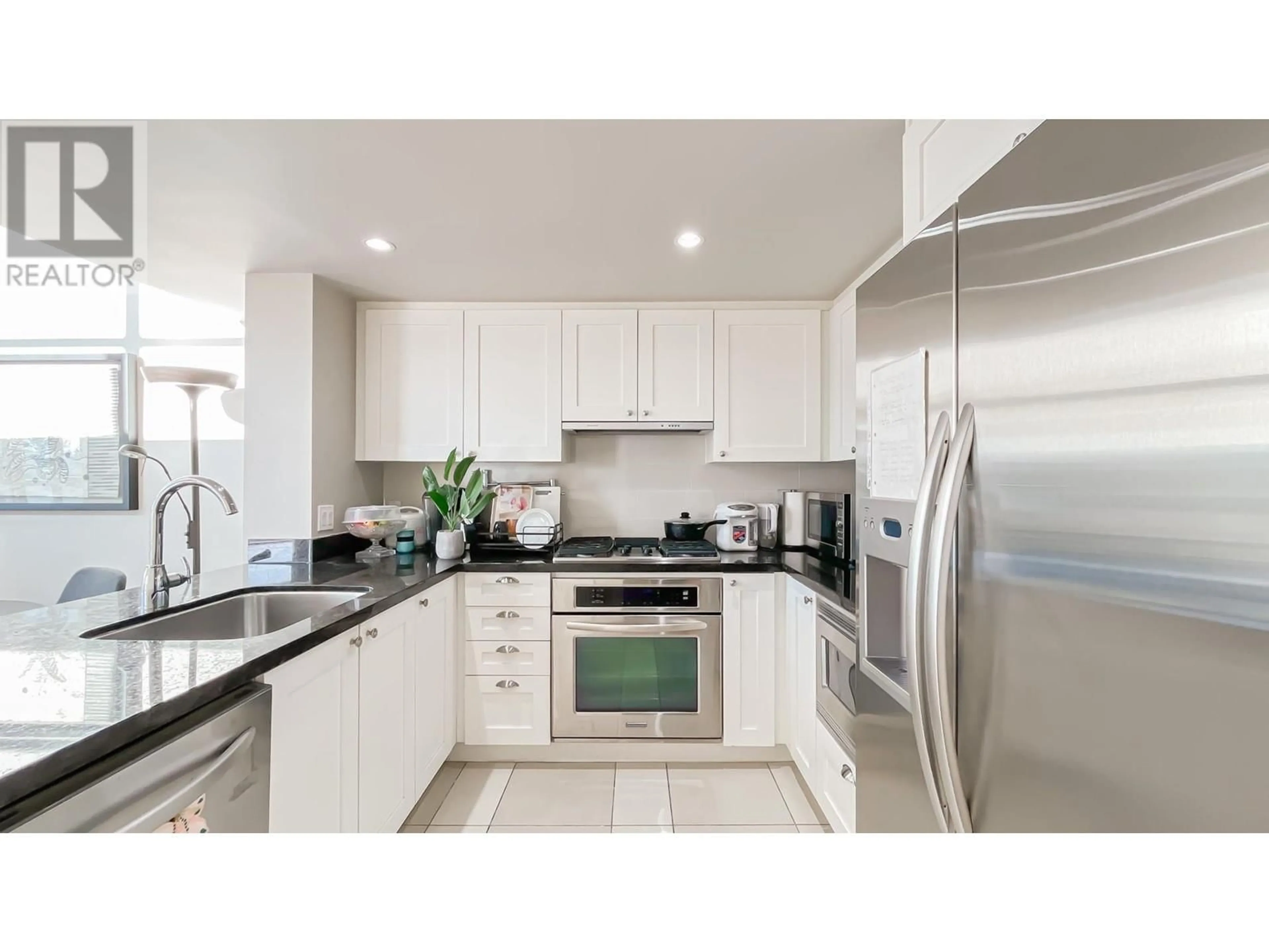 Contemporary kitchen, ceramic/tile floor for 618 - 9371 HEMLOCK DRIVE, Richmond British Columbia V6Y4K6