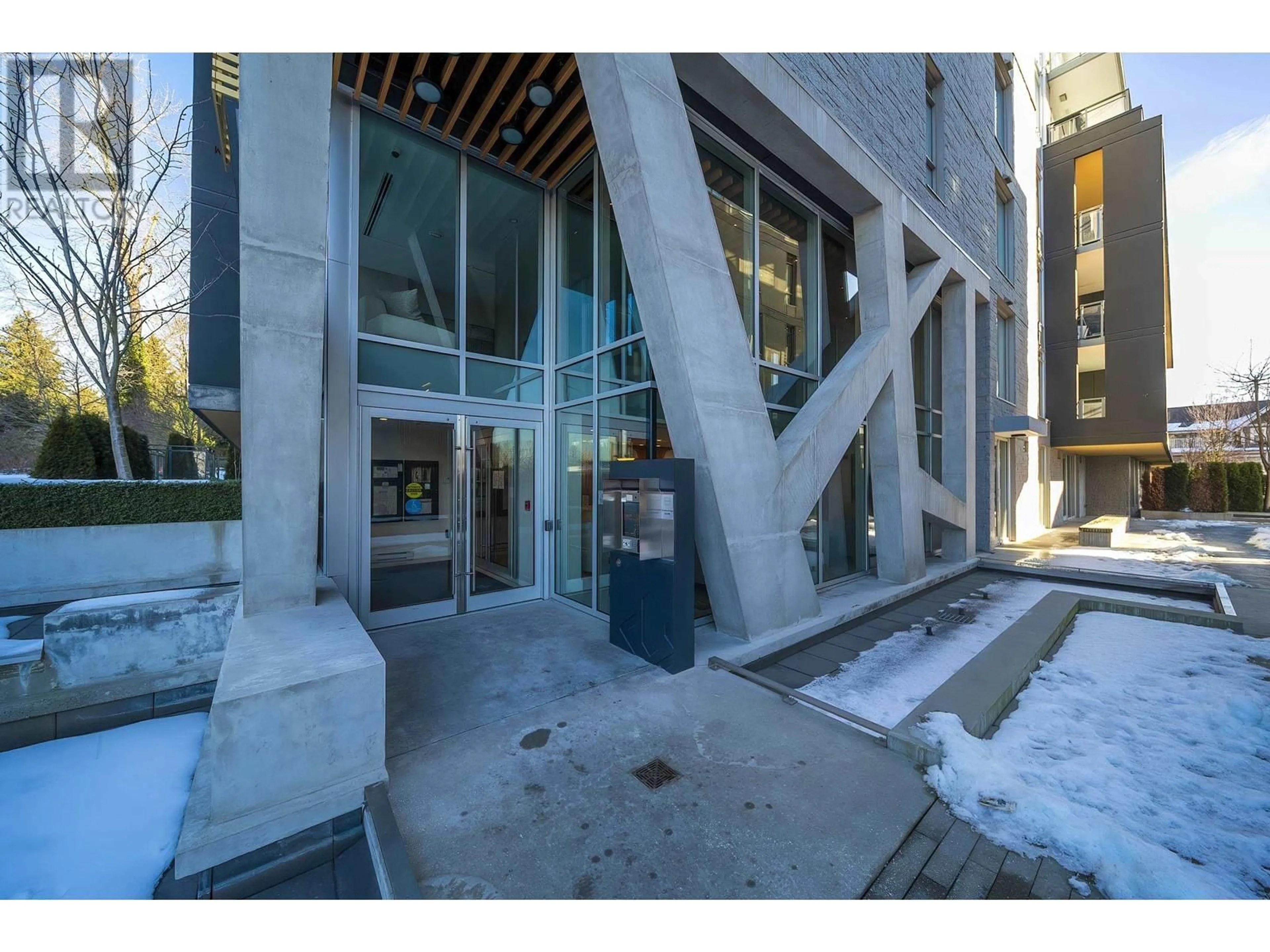 Indoor foyer for 307 7428 ALBERTA STREET, Vancouver British Columbia V5X0J5