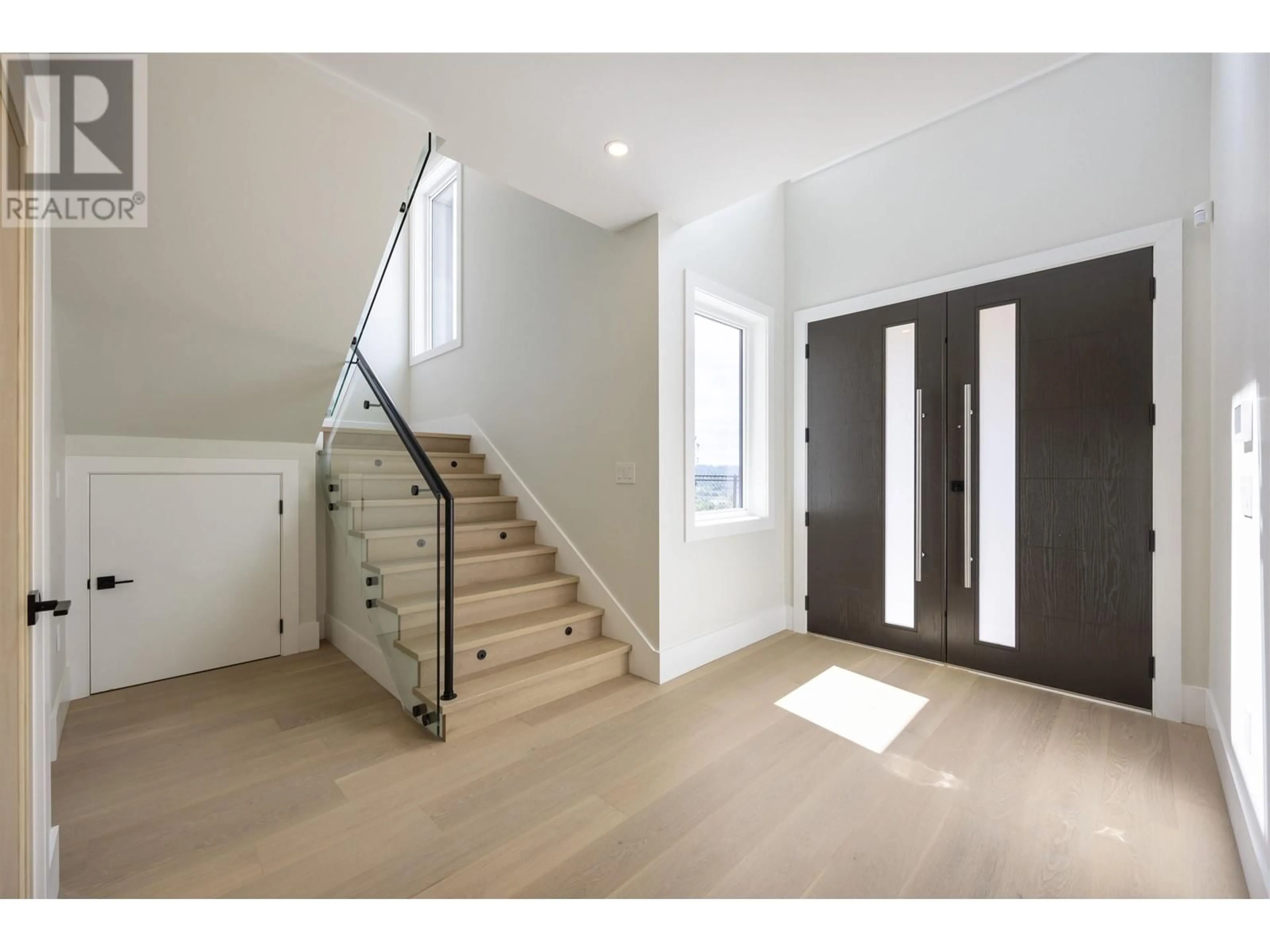 Unknown for 2271 MONASHEE COURT, Coquitlam British Columbia V3K6P7
