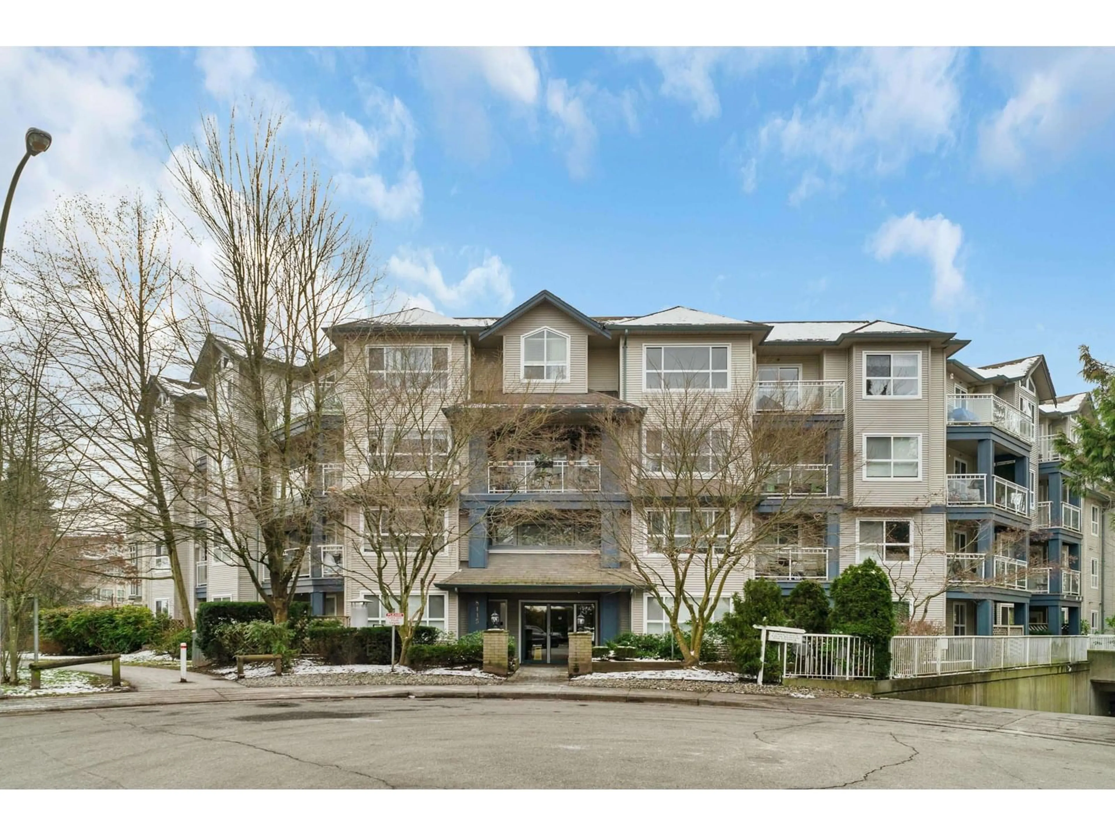 Unknown for 214 8115 121A STREET, Surrey British Columbia V3W1J2