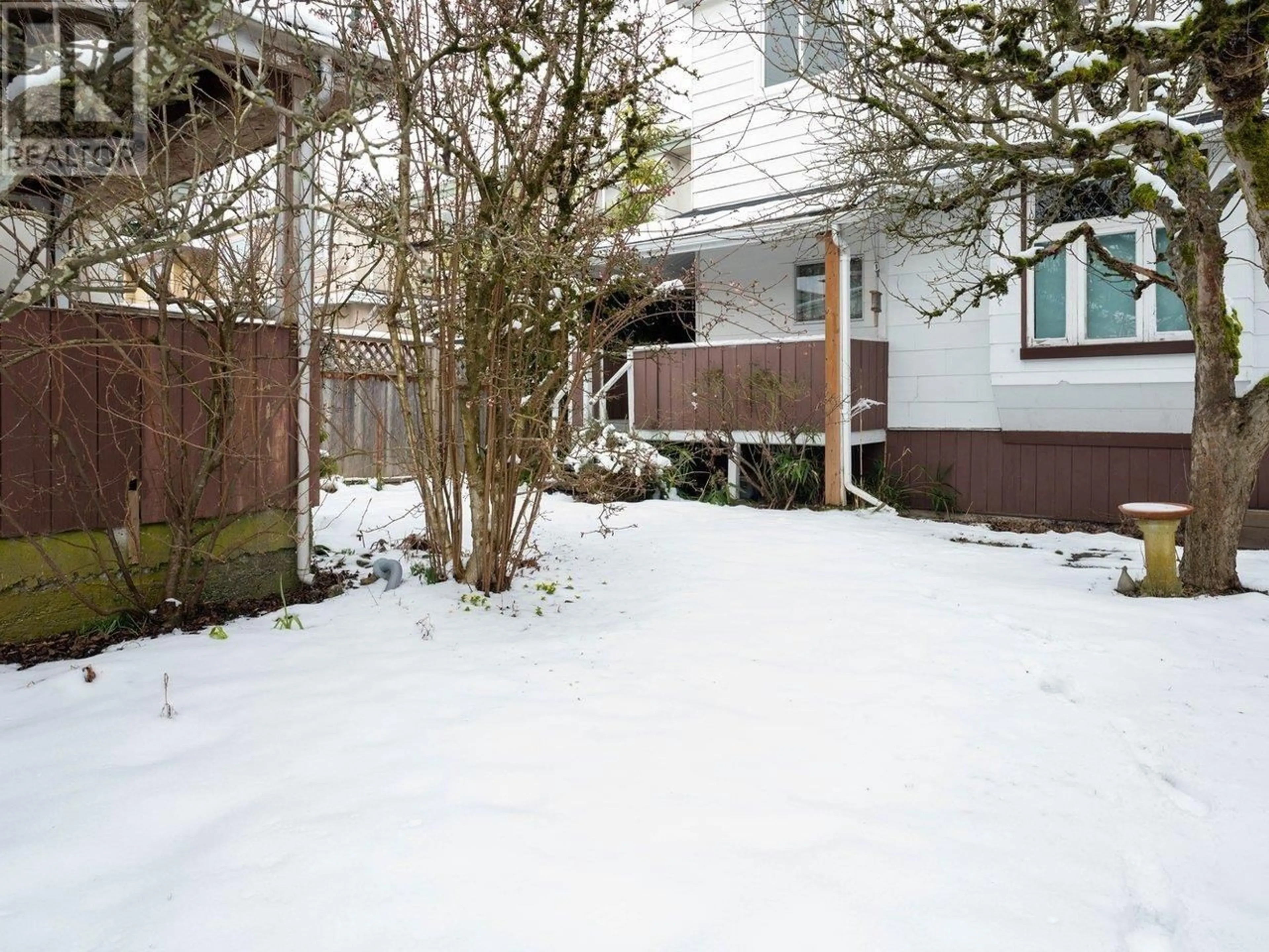 Patio, street for 2720 W 24TH AVENUE, Vancouver British Columbia V6L1R1