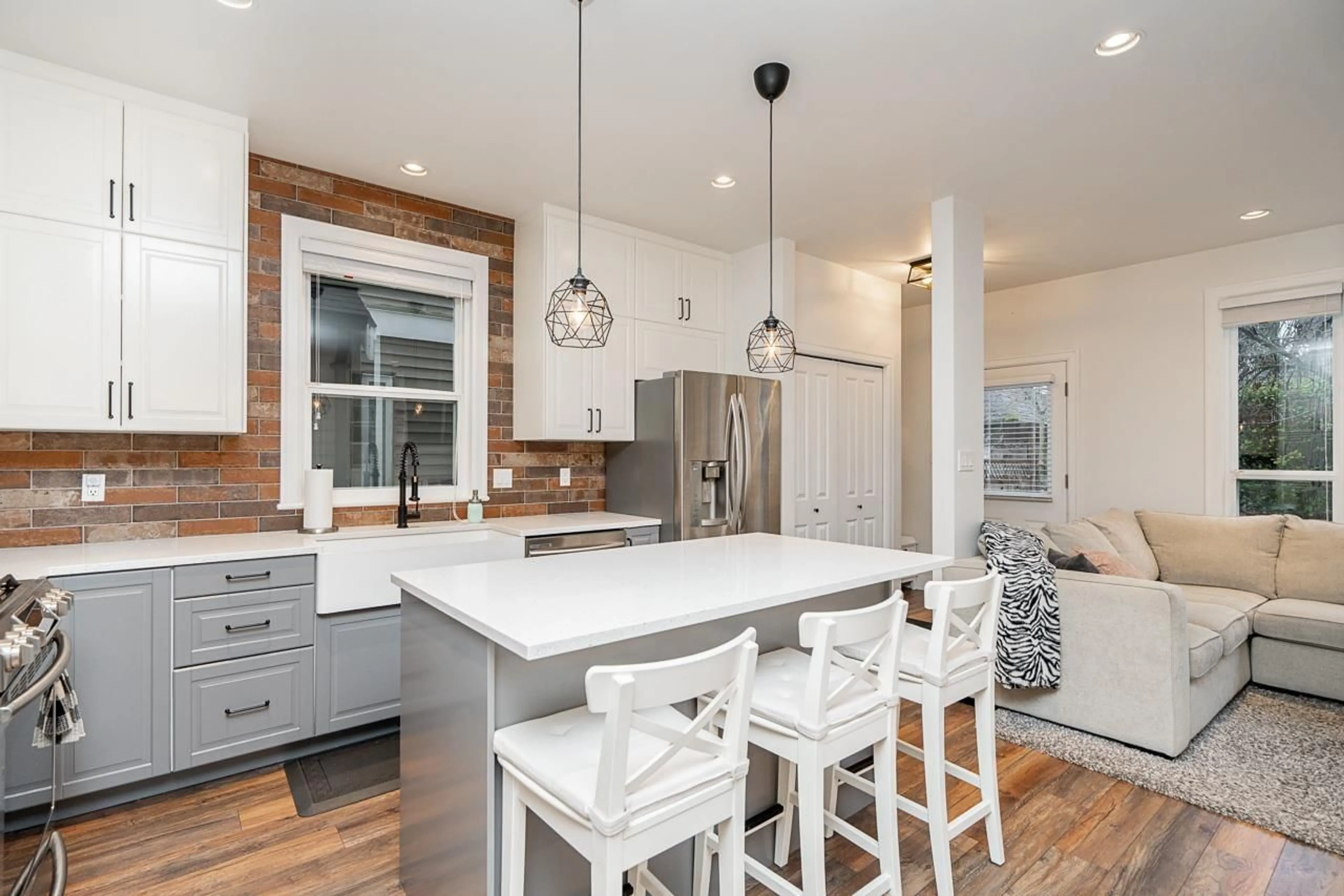 Open concept kitchen, unknown for 6733 193A, Surrey British Columbia V4N0B8