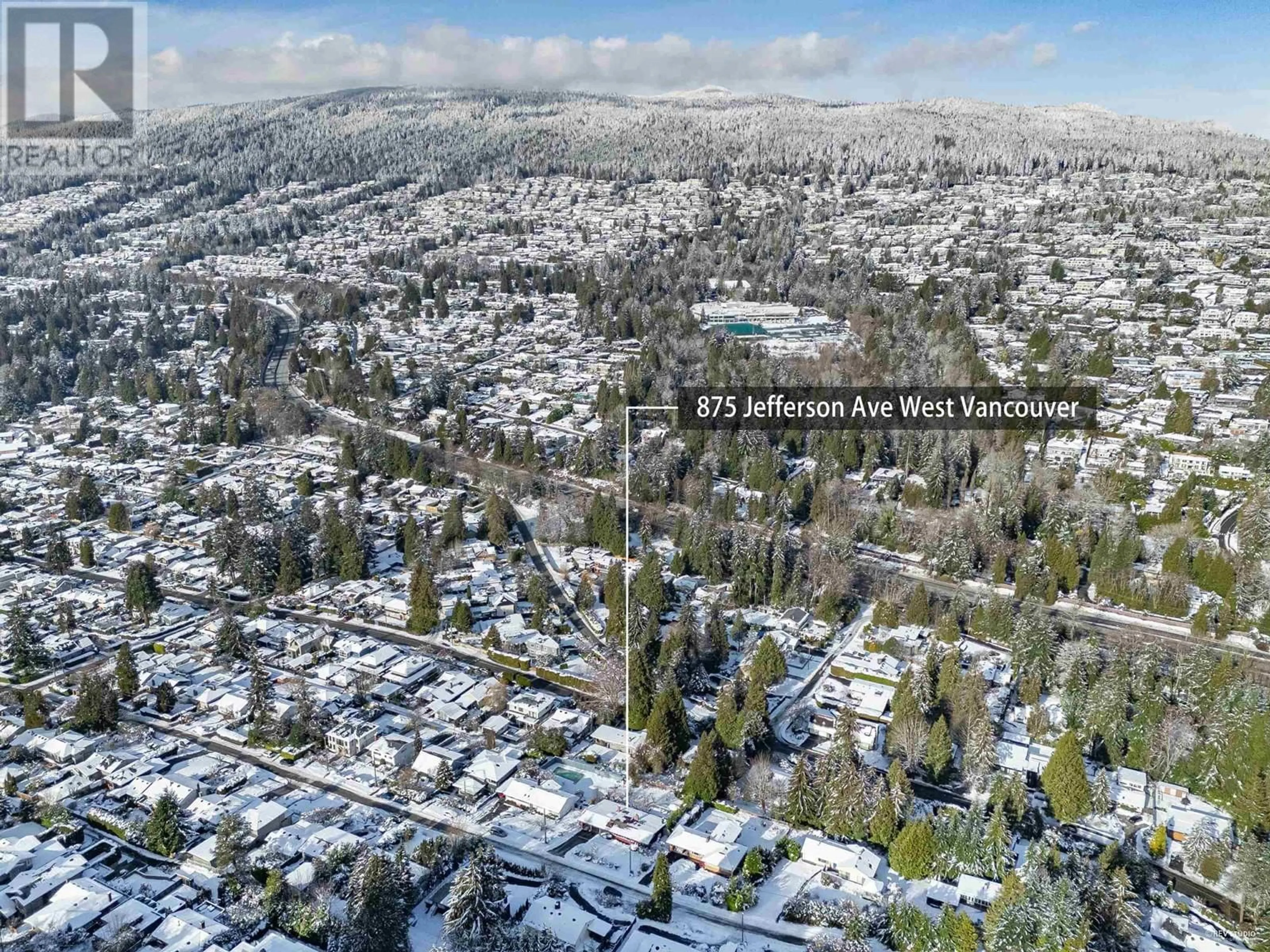 A pic from outside/outdoor area/front of a property/back of a property/a pic from drone, mountain view for 875 JEFFERSON AVENUE, West Vancouver British Columbia V7T2A3