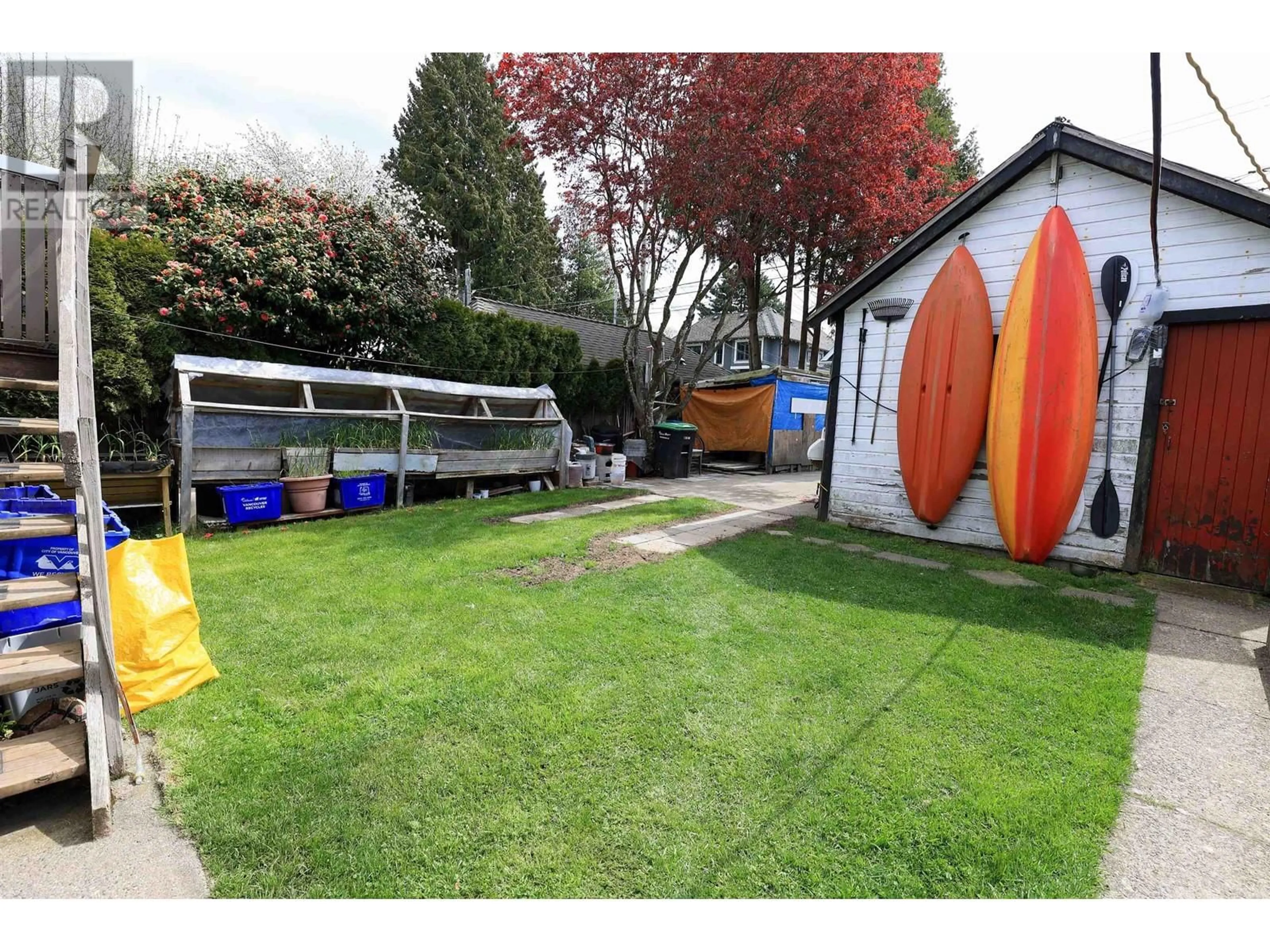 A pic from outside/outdoor area/front of a property/back of a property/a pic from drone, street for 4530 11TH AVENUE, Vancouver British Columbia V6R2M4