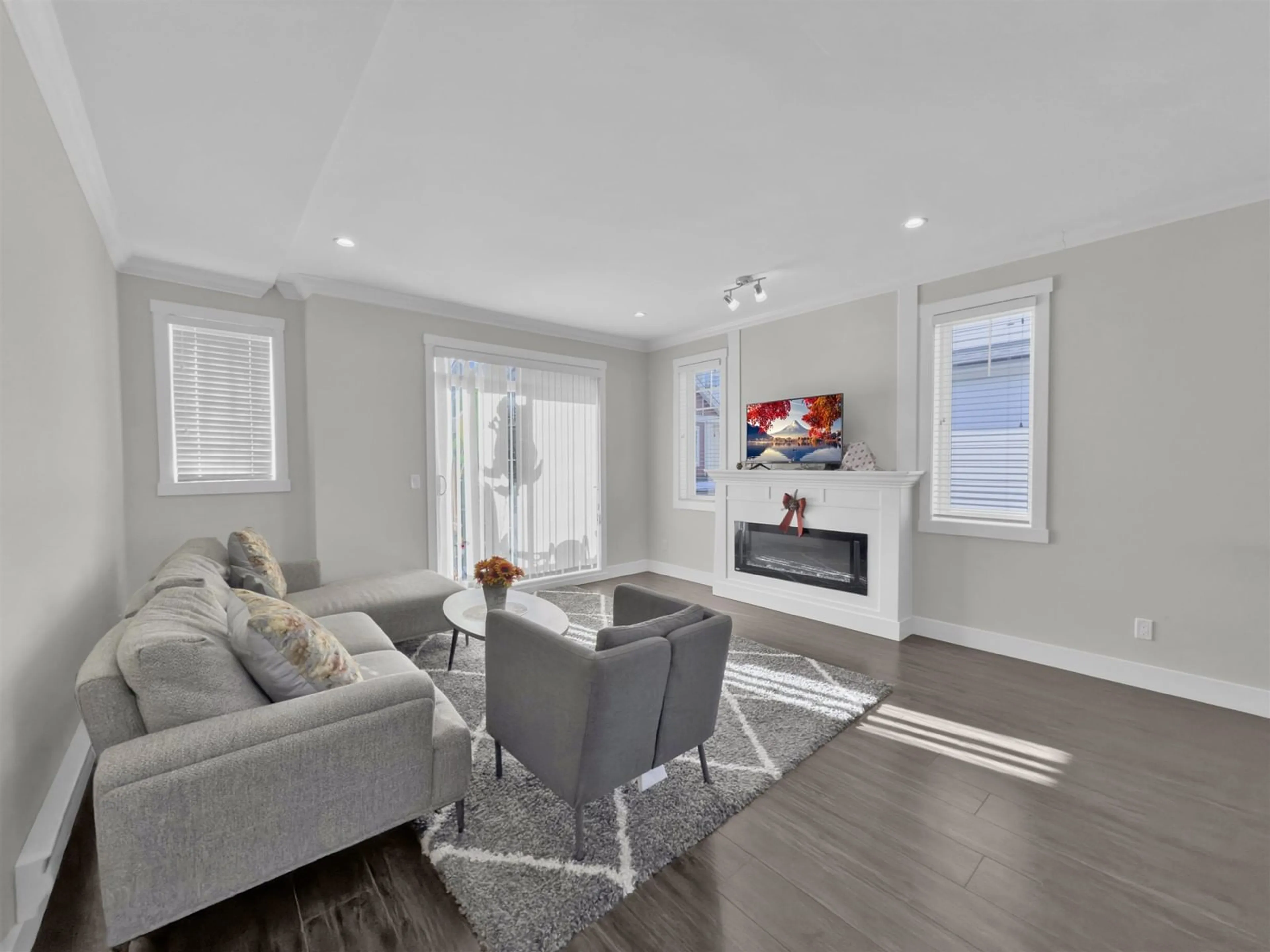 Living room with furniture, unknown for 150 - 13898 64, Surrey British Columbia V3W1L6