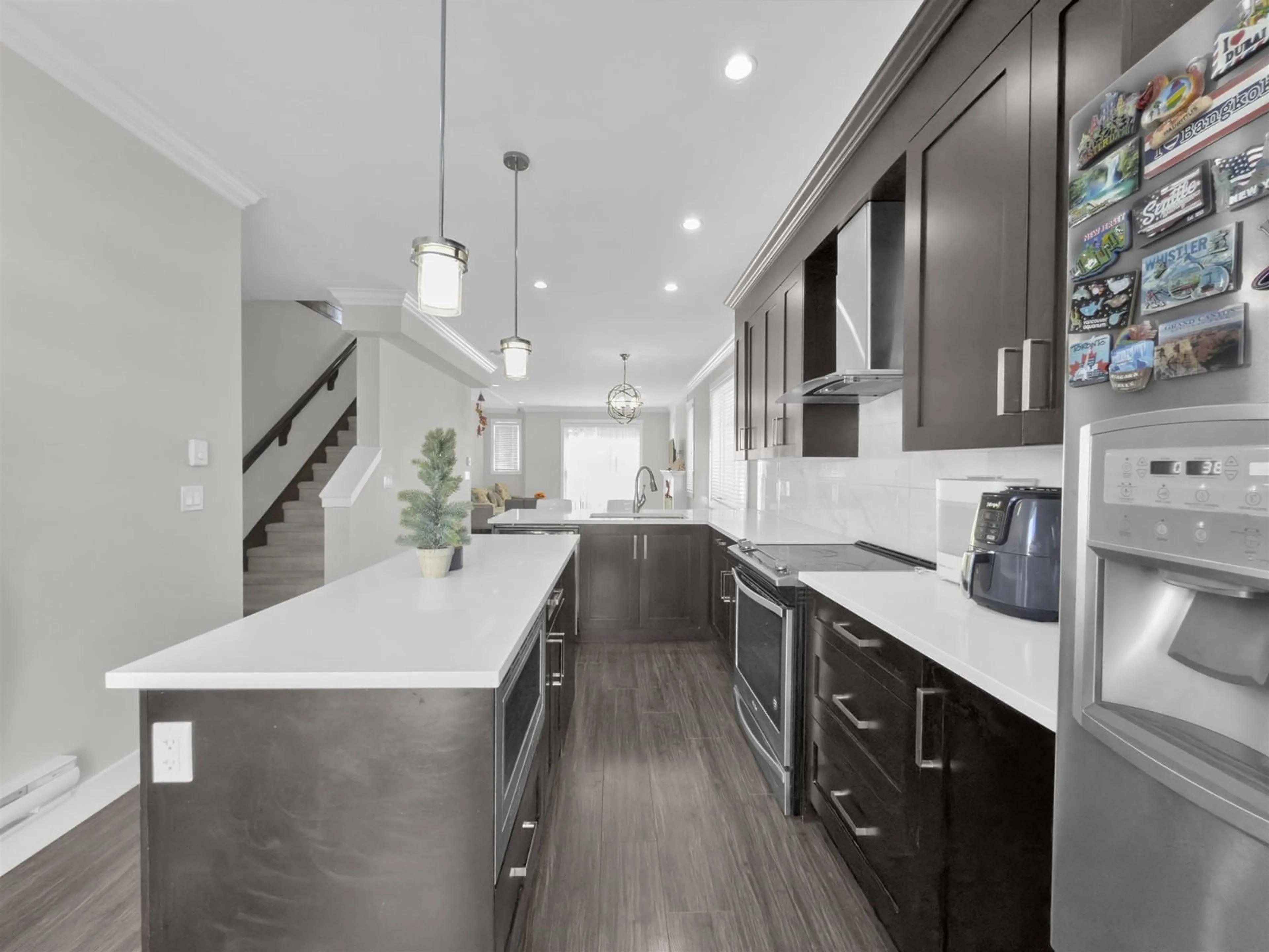 Contemporary kitchen, unknown for 150 - 13898 64, Surrey British Columbia V3W1L6