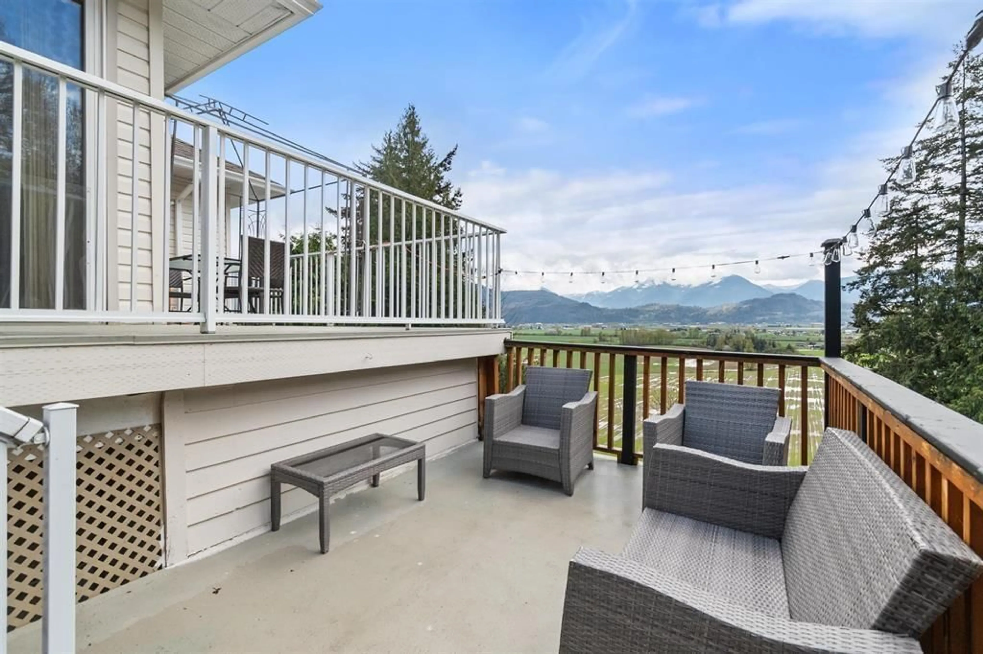 Patio, mountain view for 47360 MOUNTAIN PARK DRIVE|Little Mountai, Chilliwack British Columbia V2P7P6