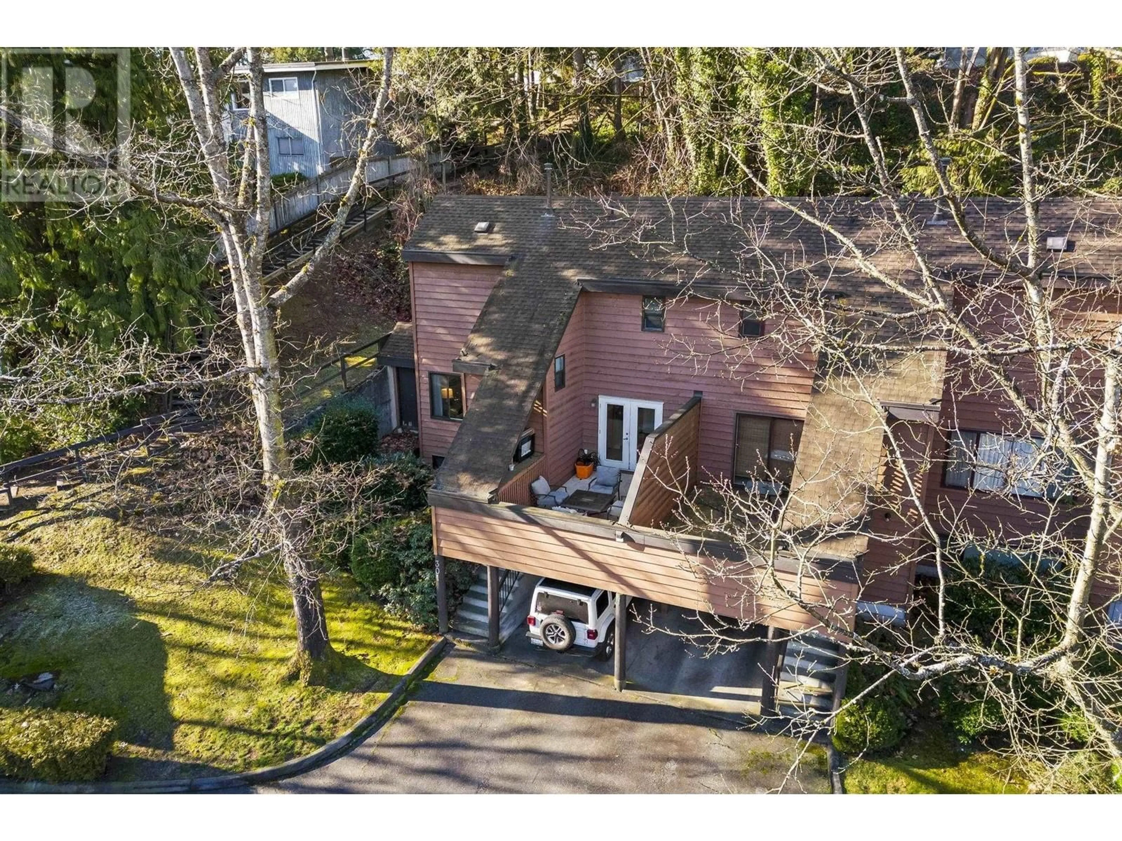 A pic from outside/outdoor area/front of a property/back of a property/a pic from drone, street for 301 CARDIFF WAY, Port Moody British Columbia V3H3W4