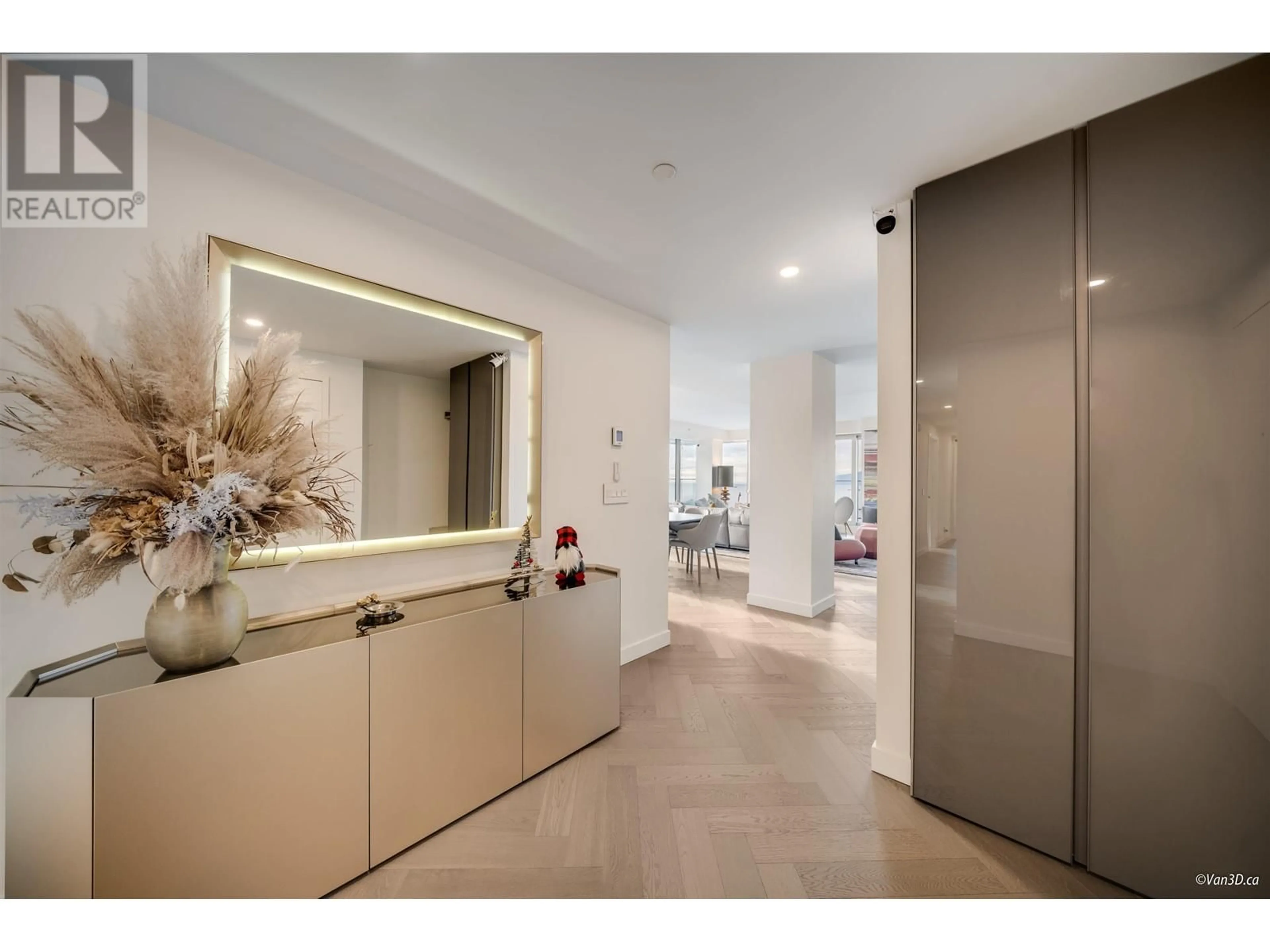 Indoor foyer for 4701 1480 HOWE STREET, Vancouver British Columbia V6Z0G5