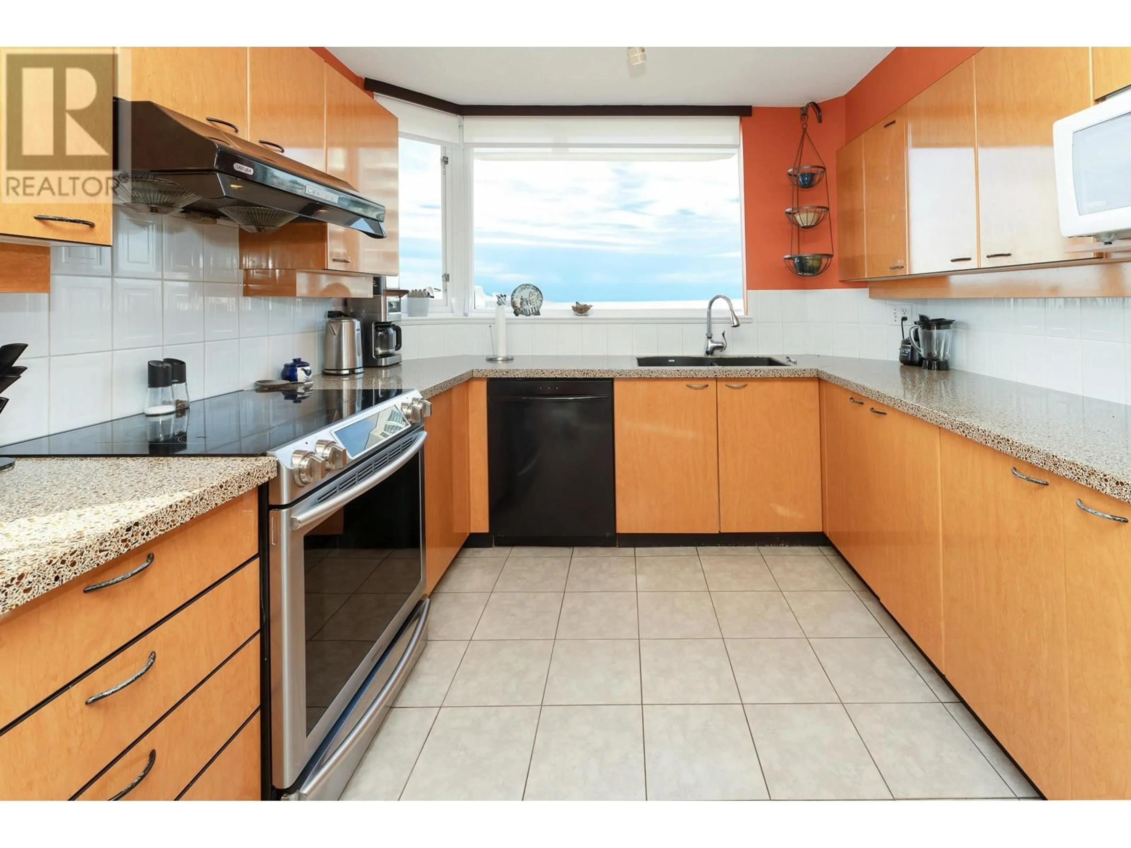 Standard kitchen, ceramic/tile floor for 1508 10 LAGUNA COURT, New Westminster British Columbia V3M6W3