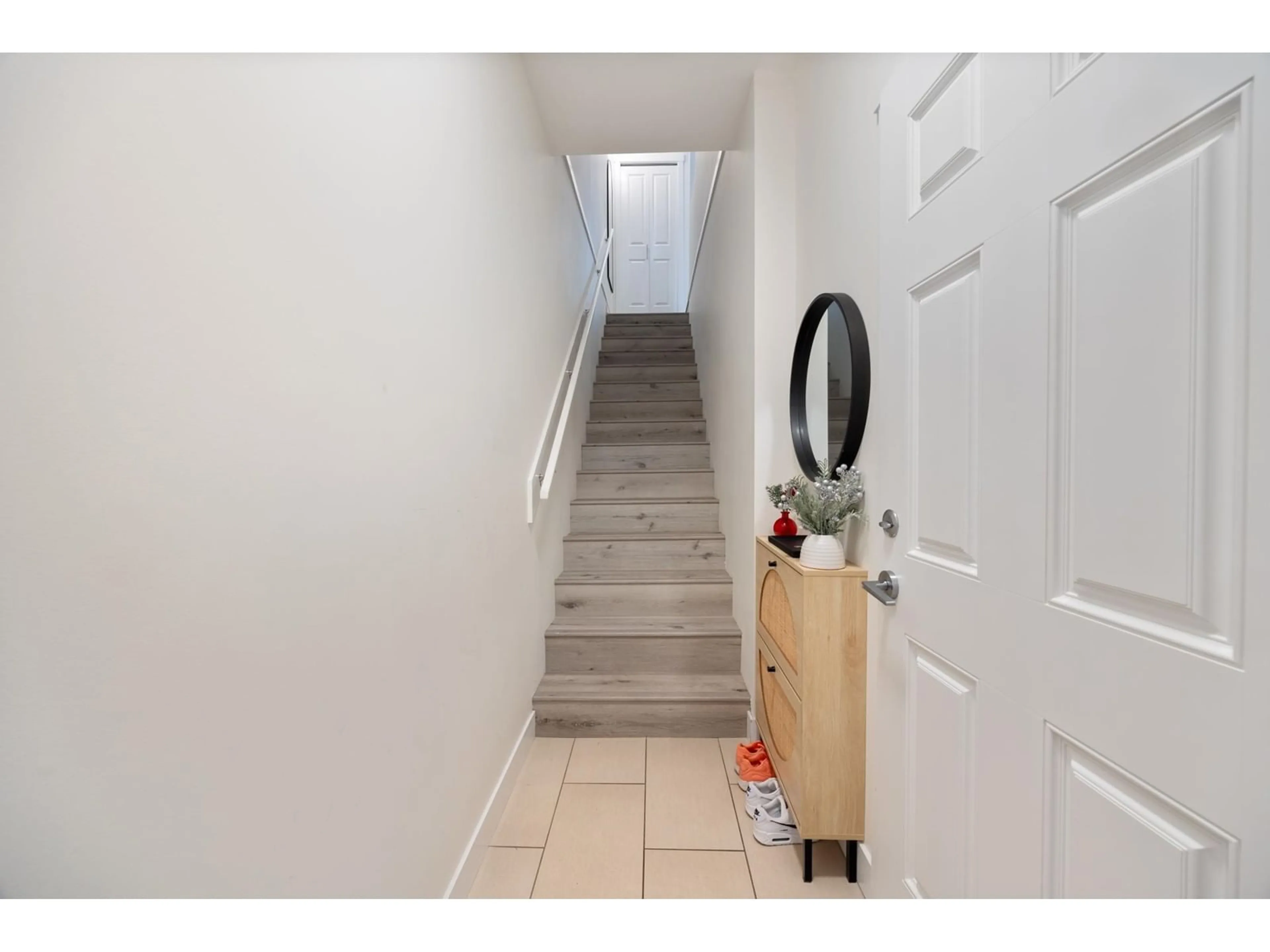 Indoor entryway for 57 2955 156 STREET, Surrey British Columbia V3Z2W8