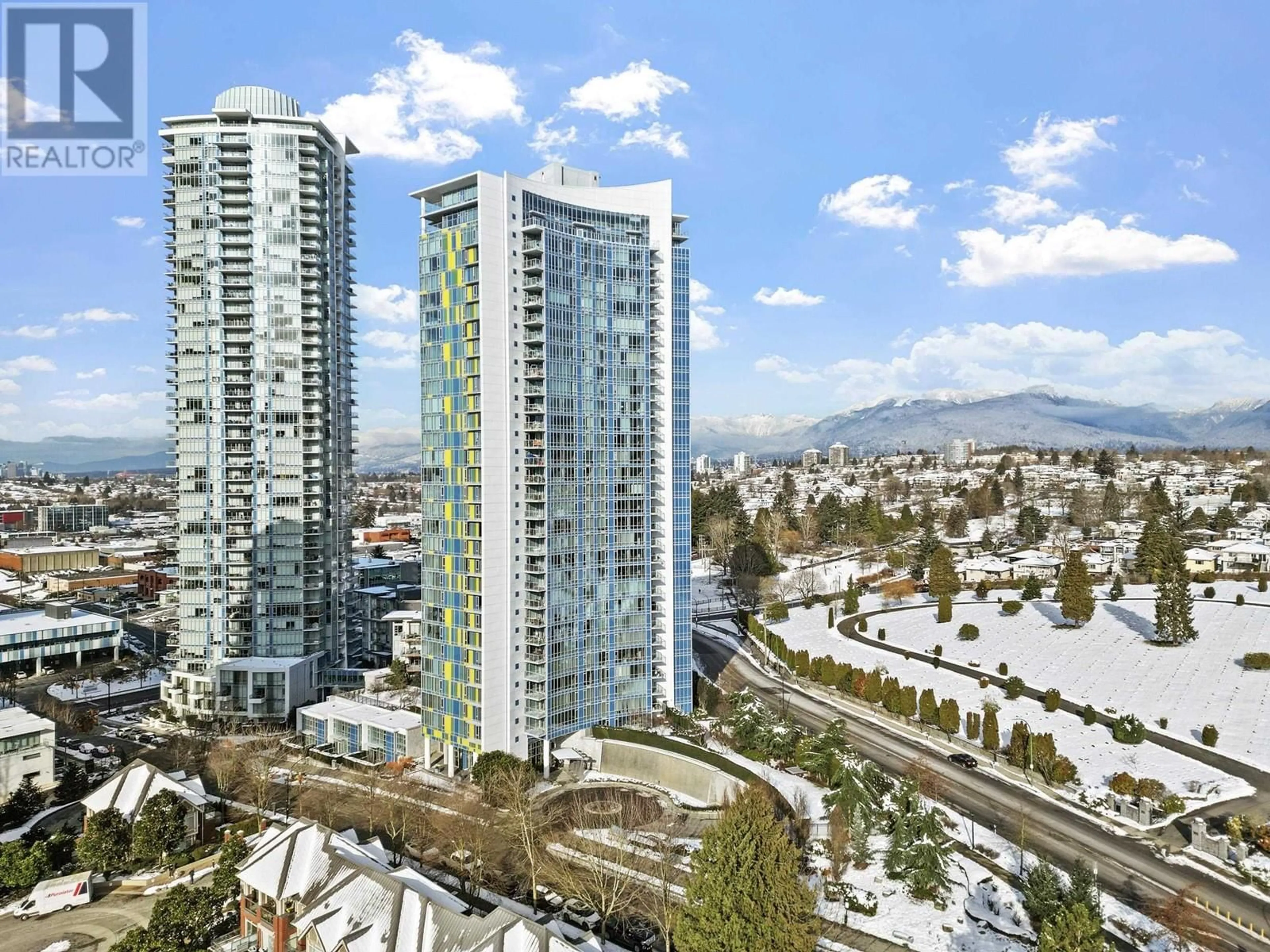 A pic from outside/outdoor area/front of a property/back of a property/a pic from drone, city buildings view from balcony for 3201 4189 HALIFAX STREET, Burnaby British Columbia V5C0H9