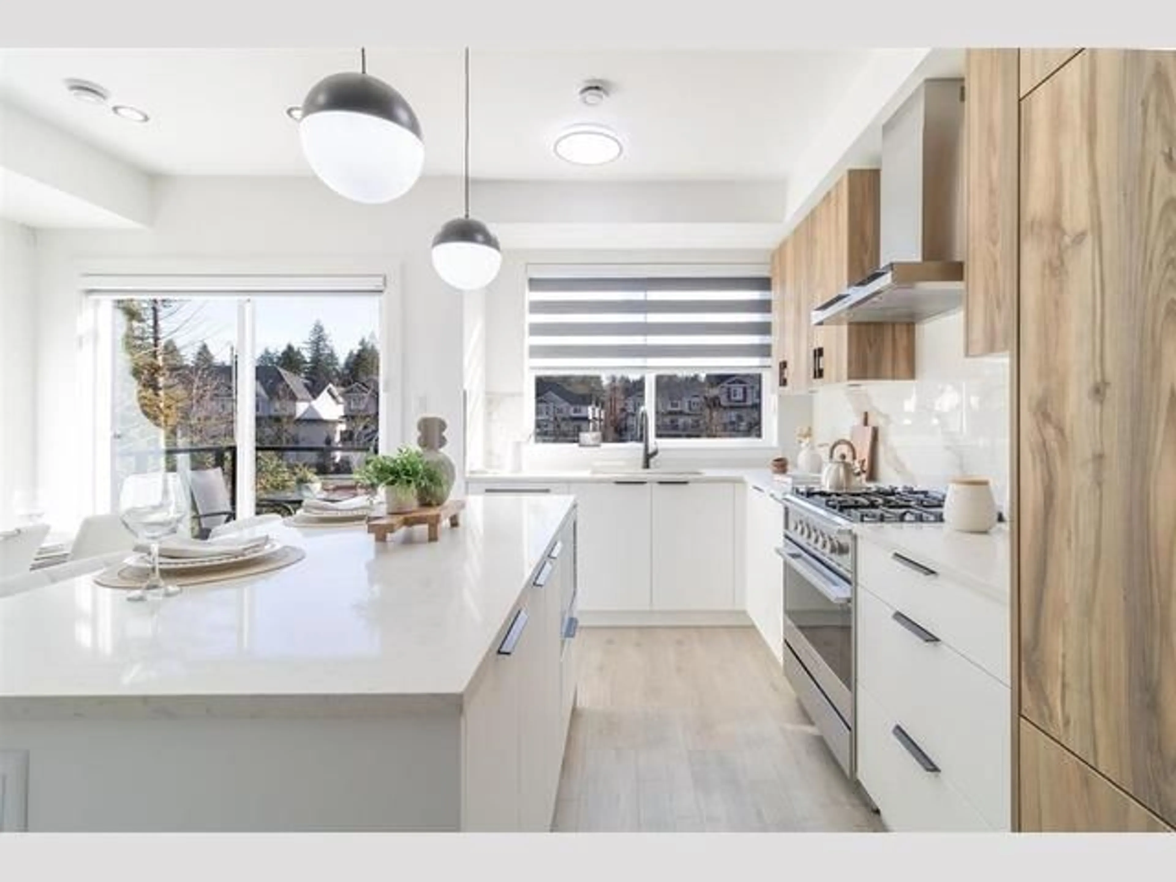 Contemporary kitchen, unknown for 21 13895 64 AVENUE, Surrey British Columbia V3W3N9