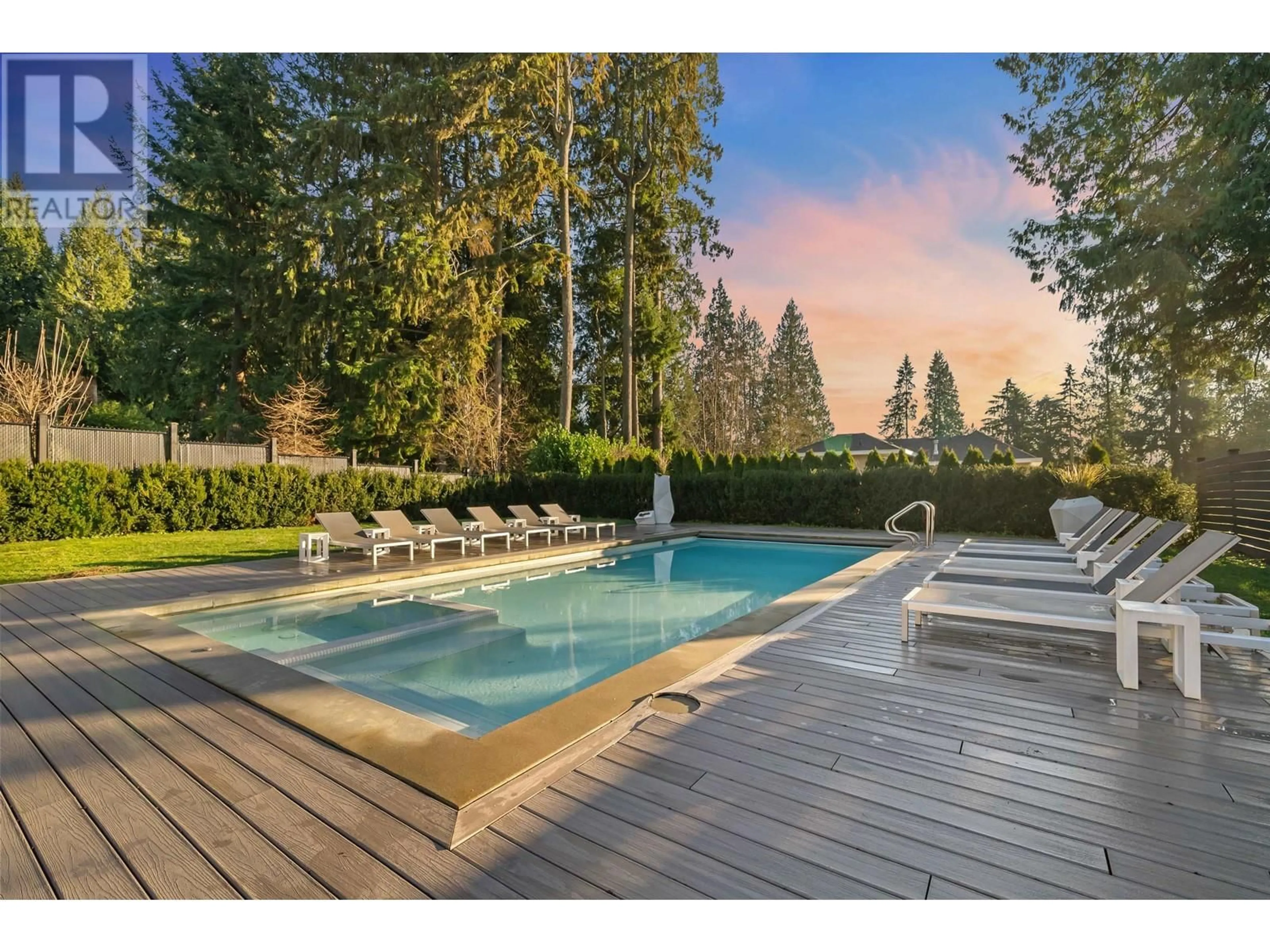 Pool for 939 PROSPECT AVENUE, North Vancouver British Columbia V7R2M2