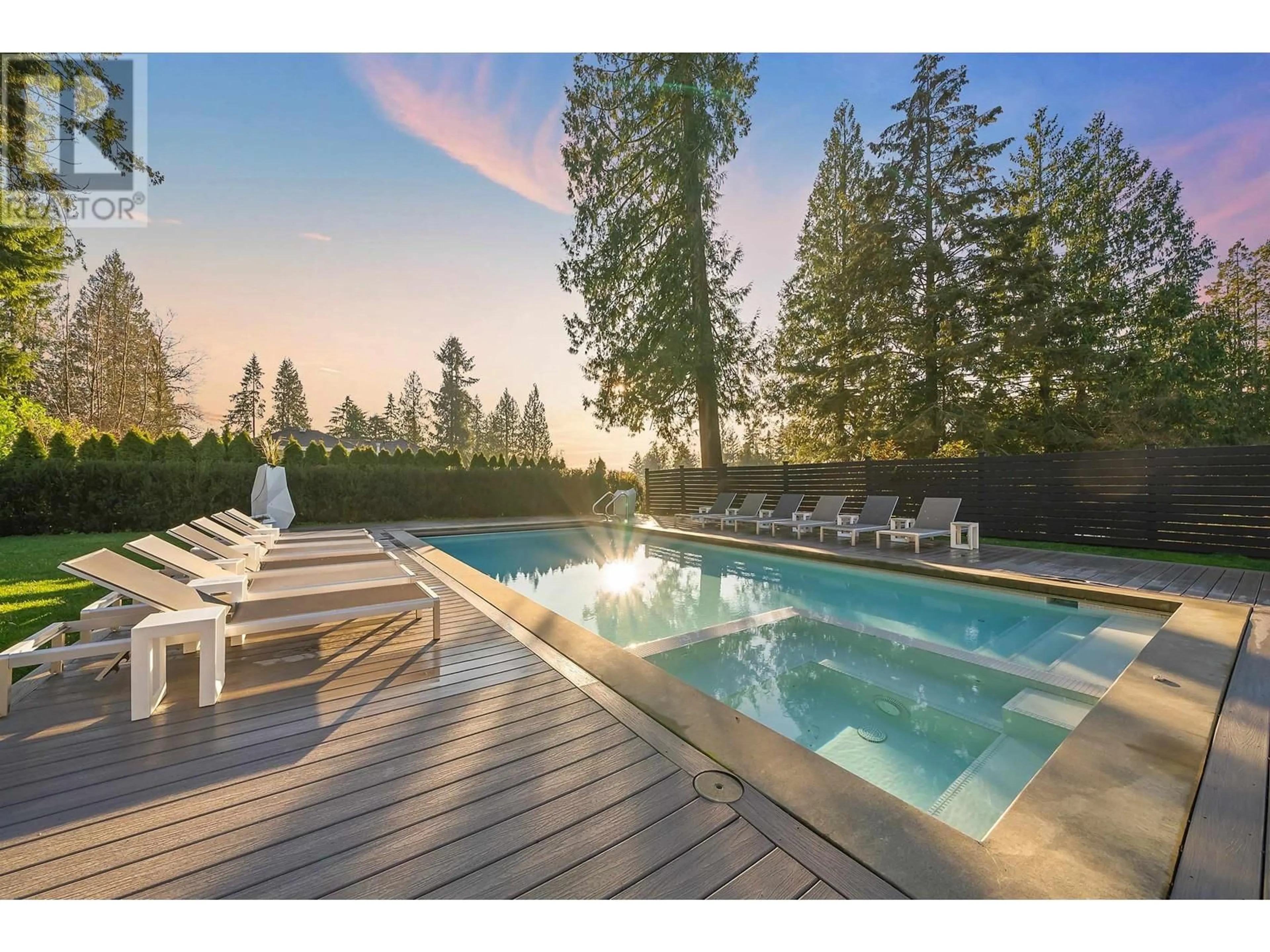 Pool for 939 PROSPECT AVENUE, North Vancouver British Columbia V7R2M2