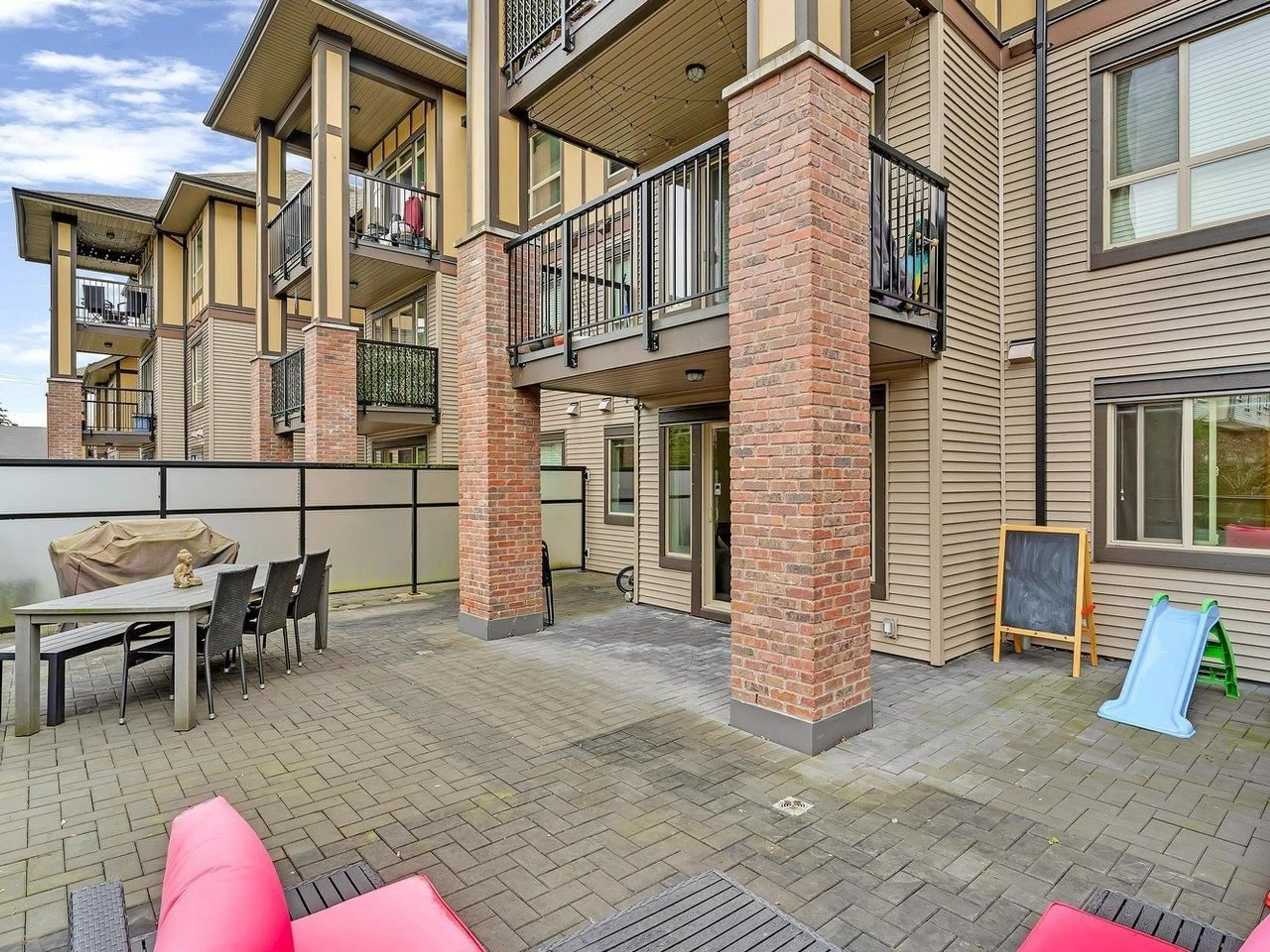 Patio, street for 206 8733 160 STREET, Surrey British Columbia V4N6P9