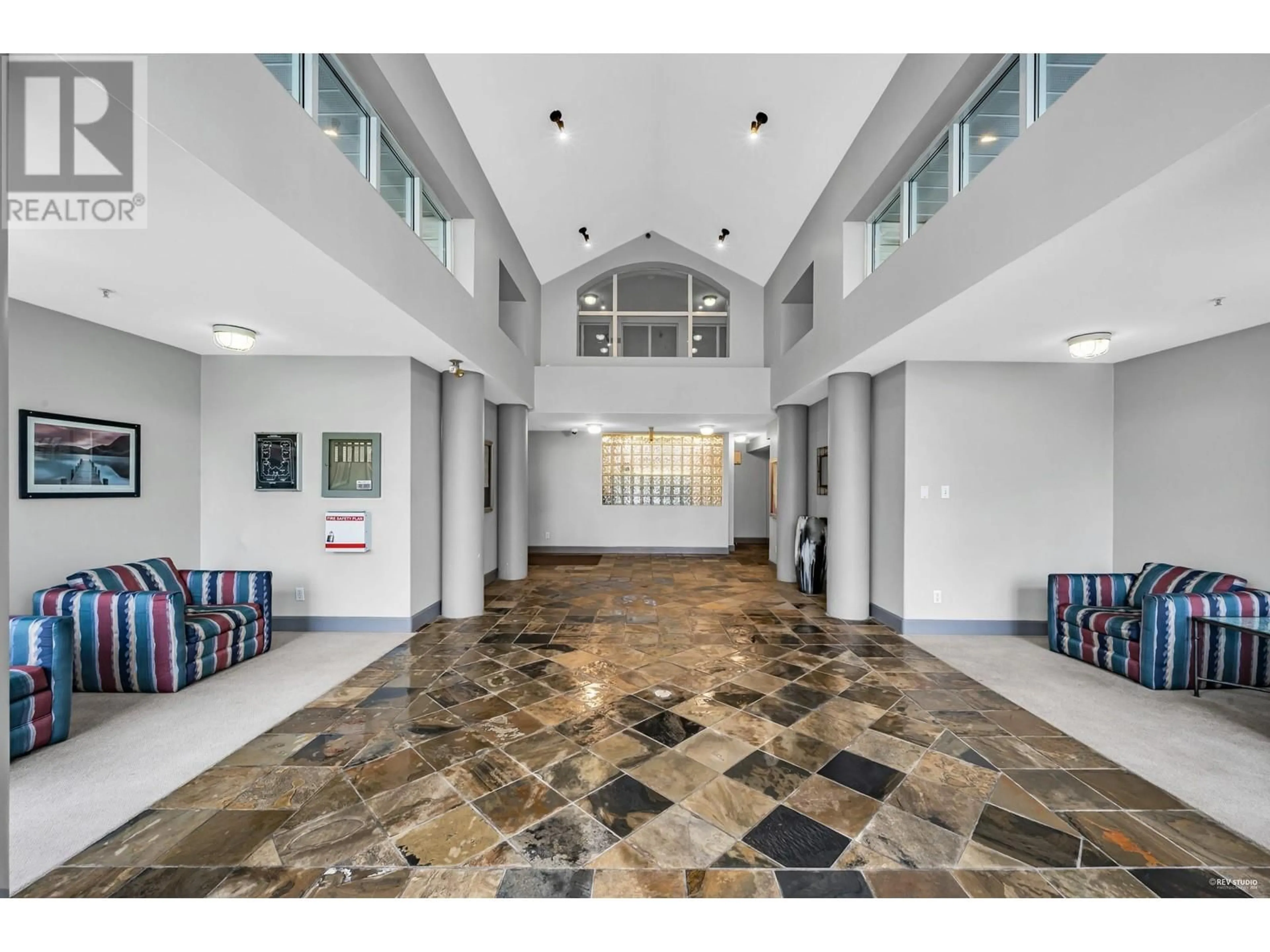Indoor foyer for 215 - 8880 JONES ROAD, Richmond British Columbia V6Y3Z1