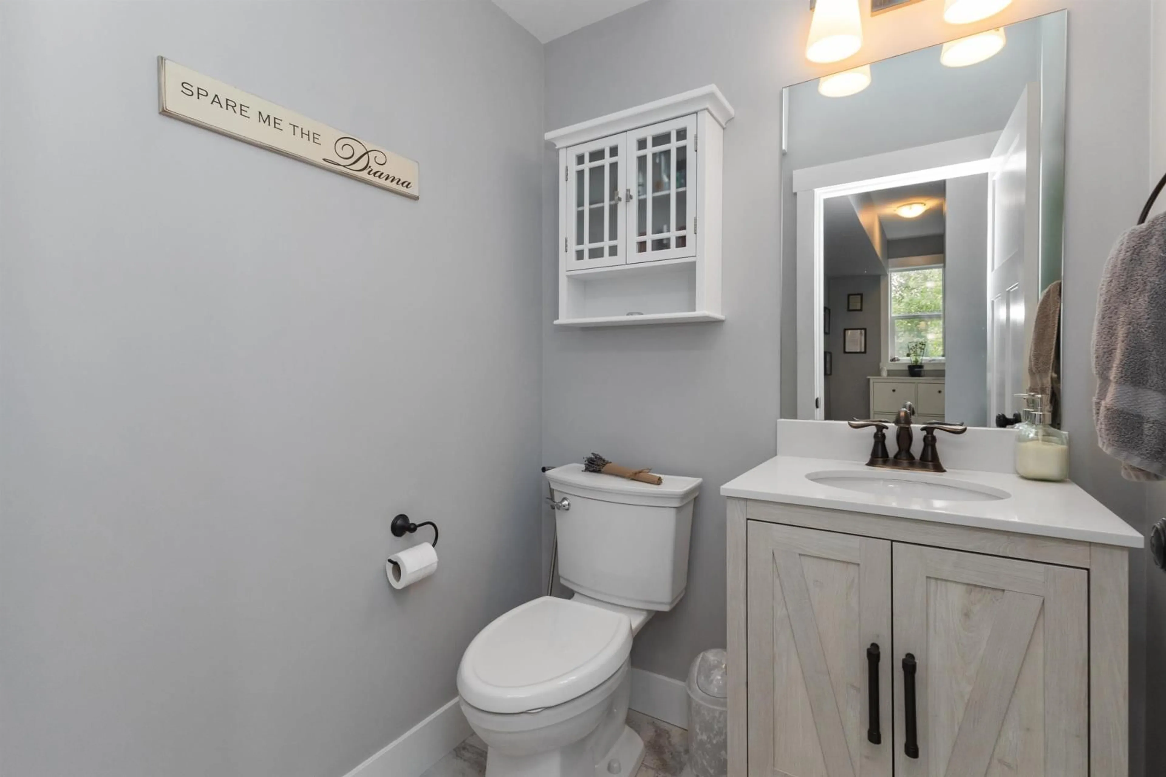 Standard bathroom, ceramic/tile floor for 6251 REXFORD DRIVE|Promontory, Chilliwack British Columbia V2R0L3