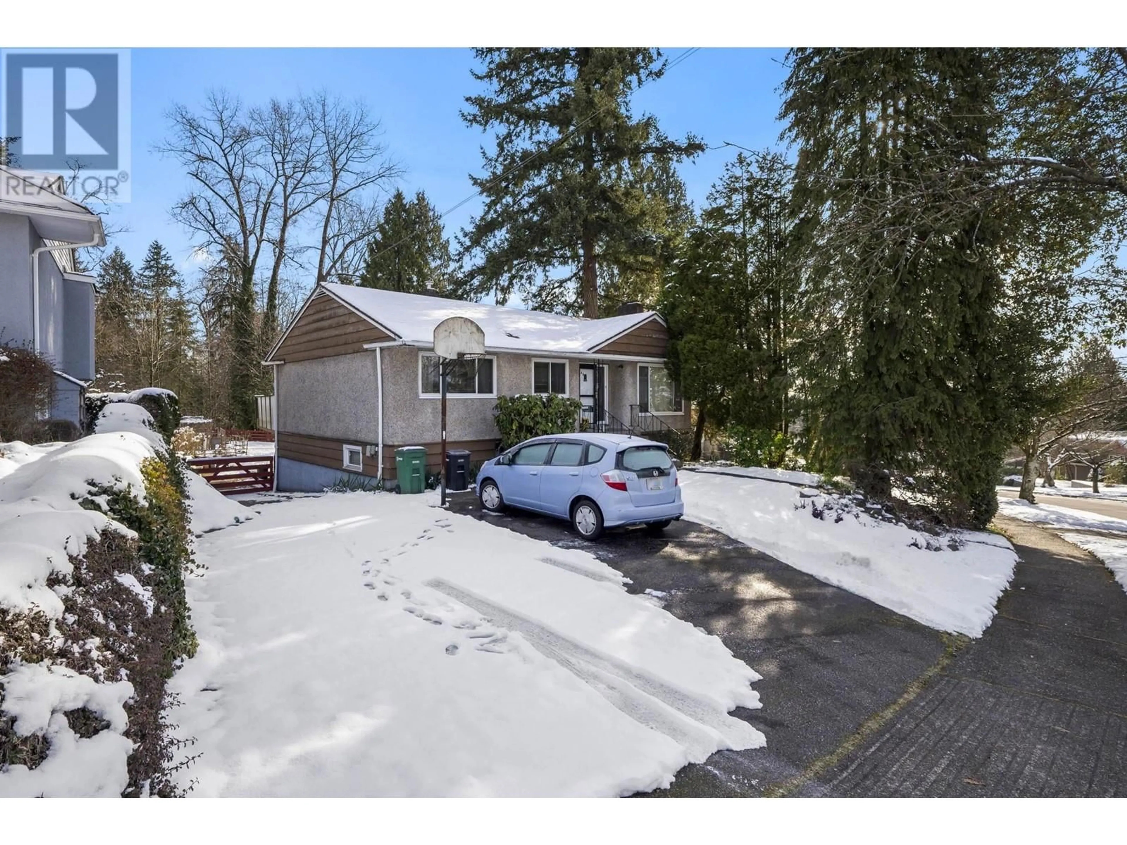 A pic from outside/outdoor area/front of a property/back of a property/a pic from drone, street for 7950 JOFFRE AVENUE, Burnaby British Columbia V5J3L1