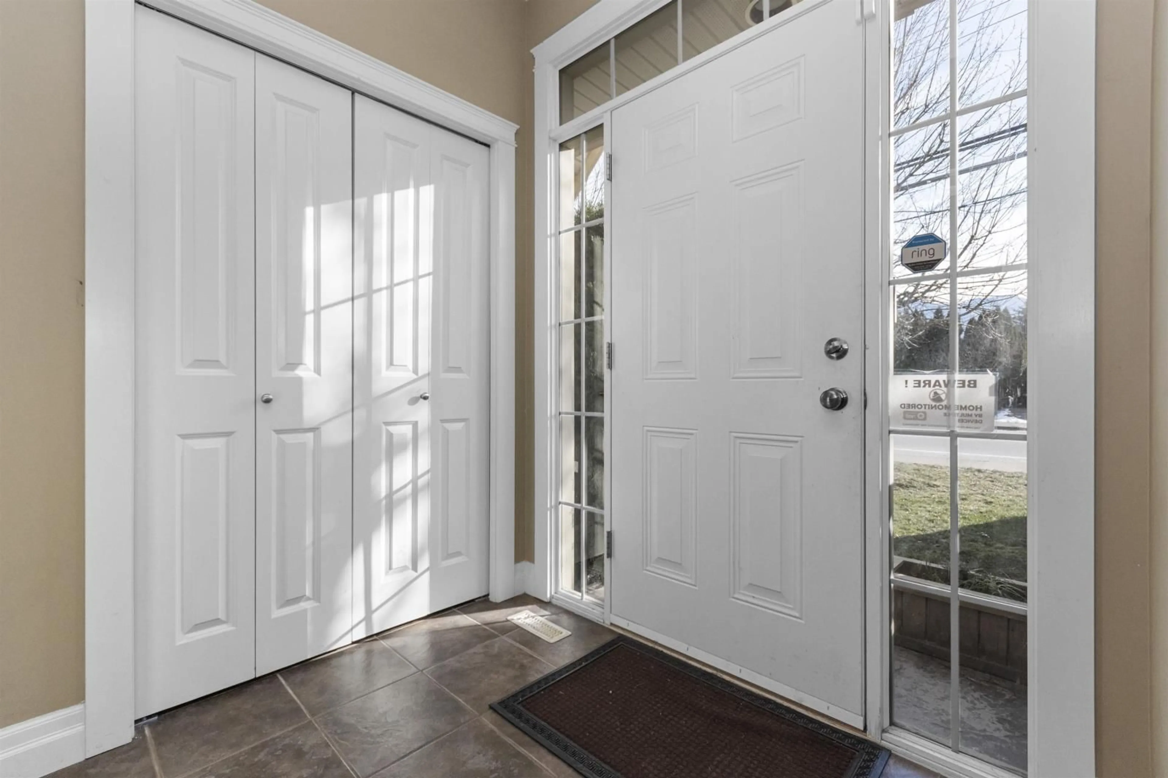 Indoor entryway for 1 45377 SOUTH SUMAS ROAD|Sardis South, Chilliwack British Columbia V2R1R8