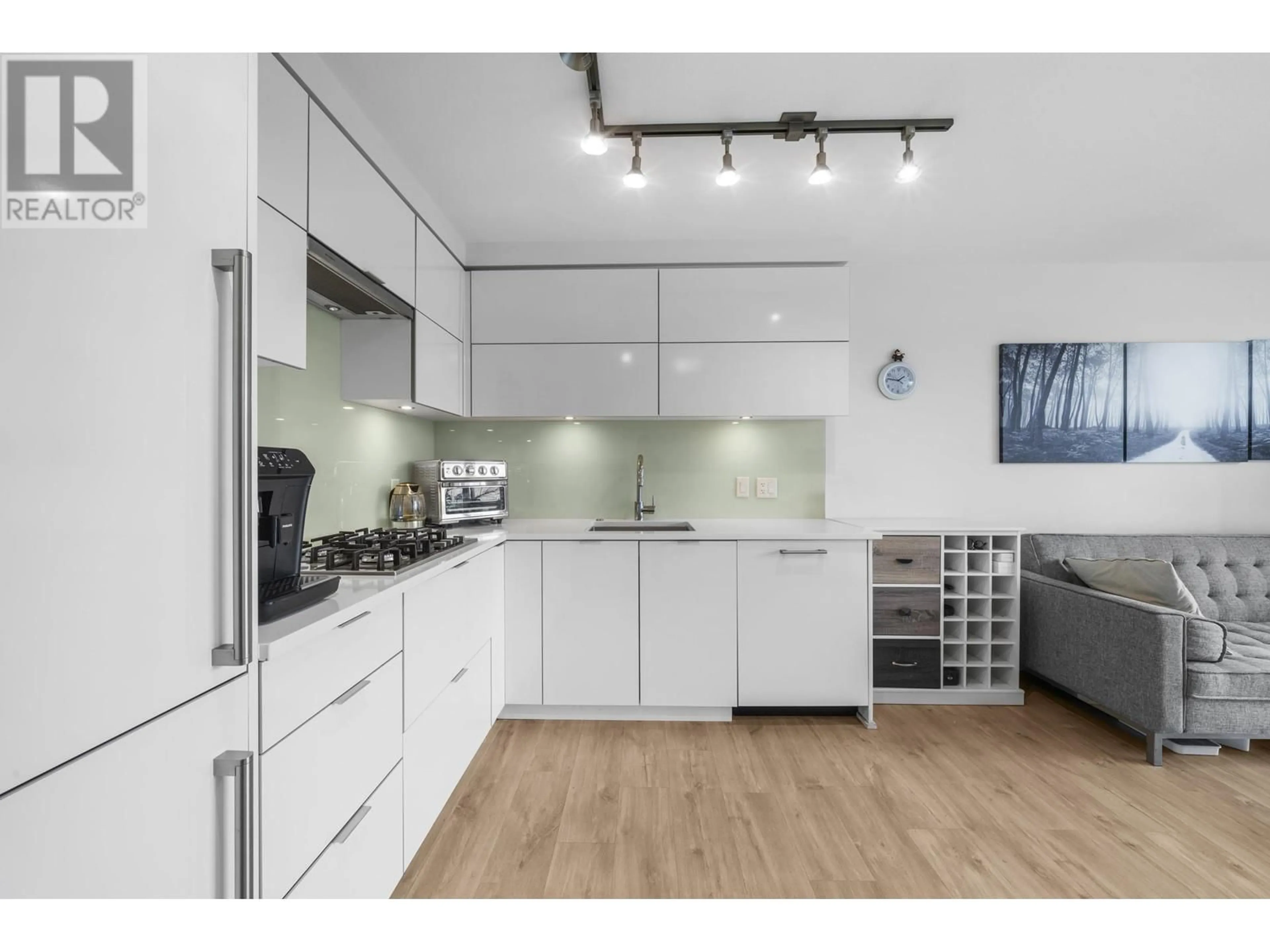 Unknown for 210 - 238 BROADWAY, Vancouver British Columbia V5Y0L2