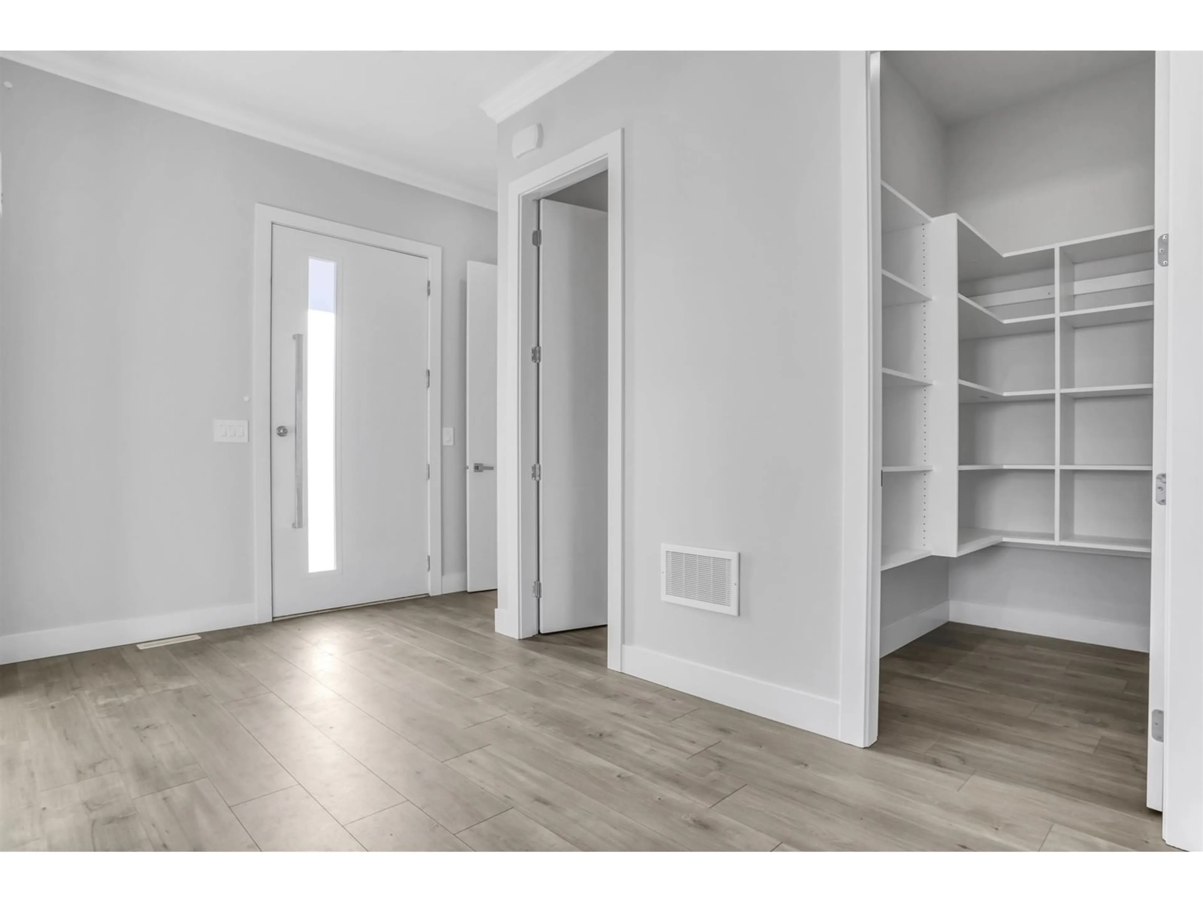 Indoor entryway for 19685 74, Langley British Columbia V2Y3R5