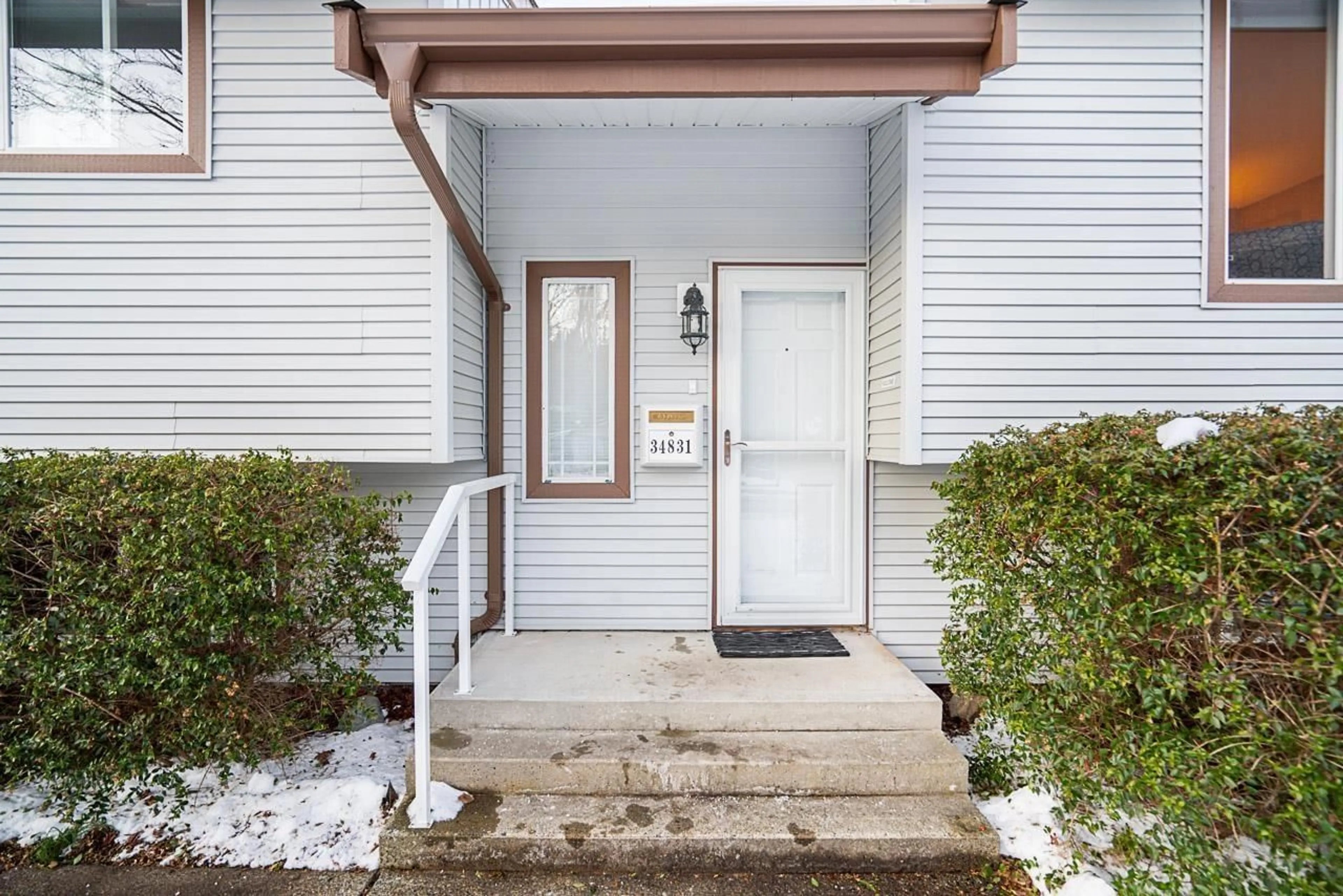 Indoor entryway for 34831 TERRACE COURT, Abbotsford British Columbia V2S5J5