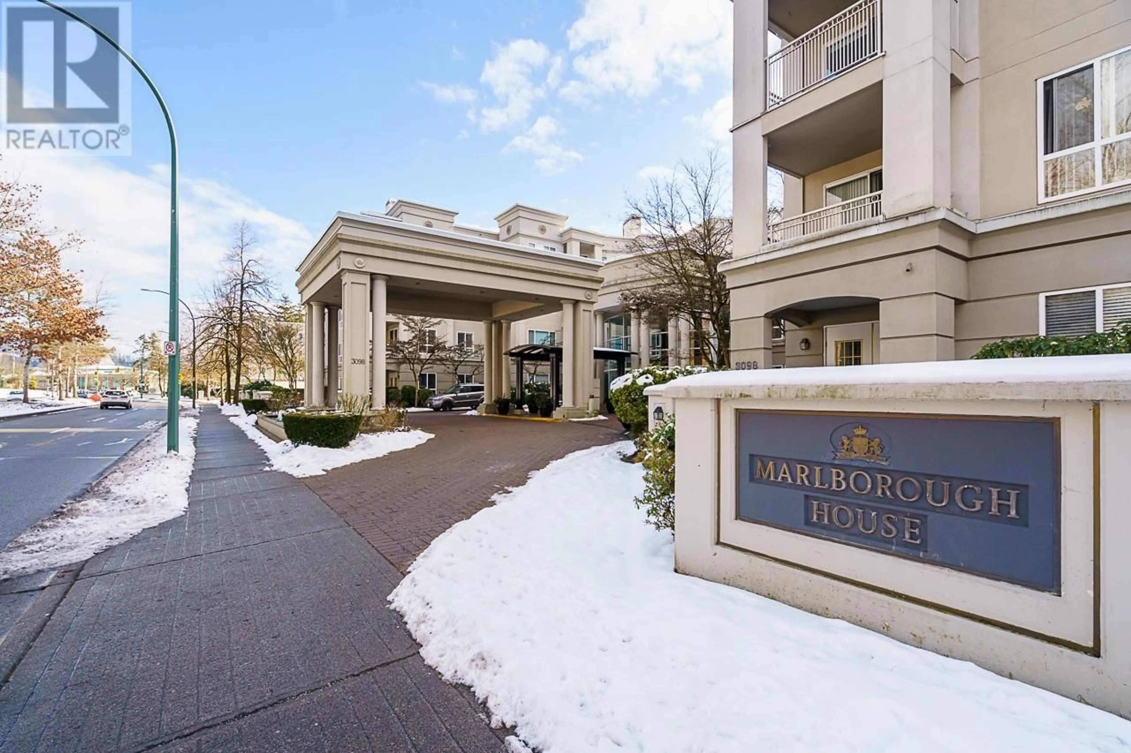 Indoor foyer for 209 - 3098 GUILDFORD WAY, Coquitlam British Columbia V3B7W8