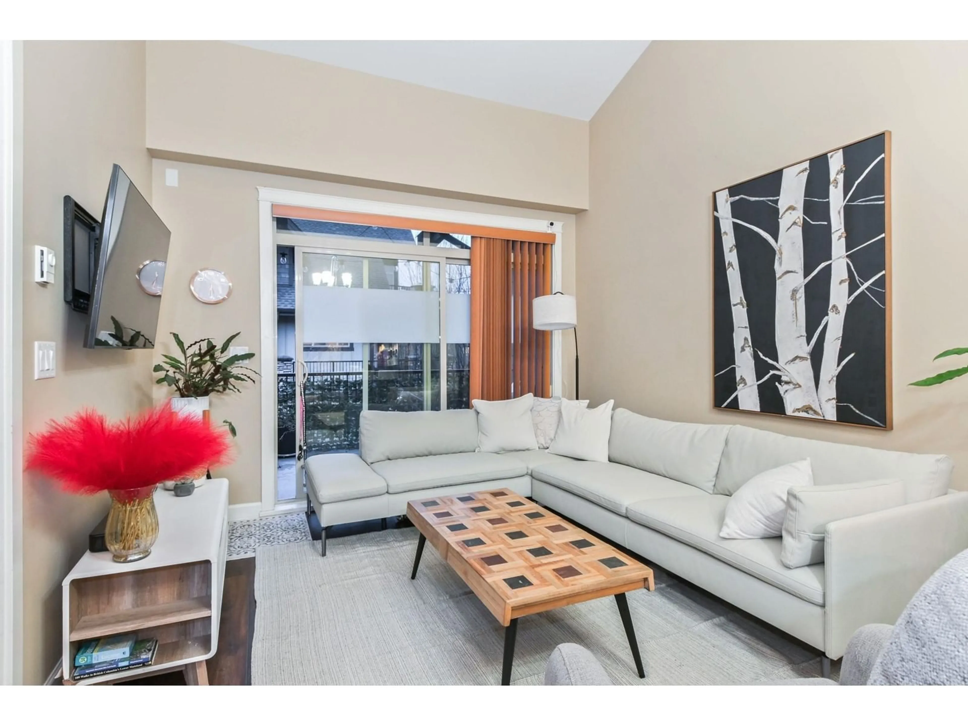 Living room with furniture, unknown for 406 - 8328 207A, Langley British Columbia V2Y0K5