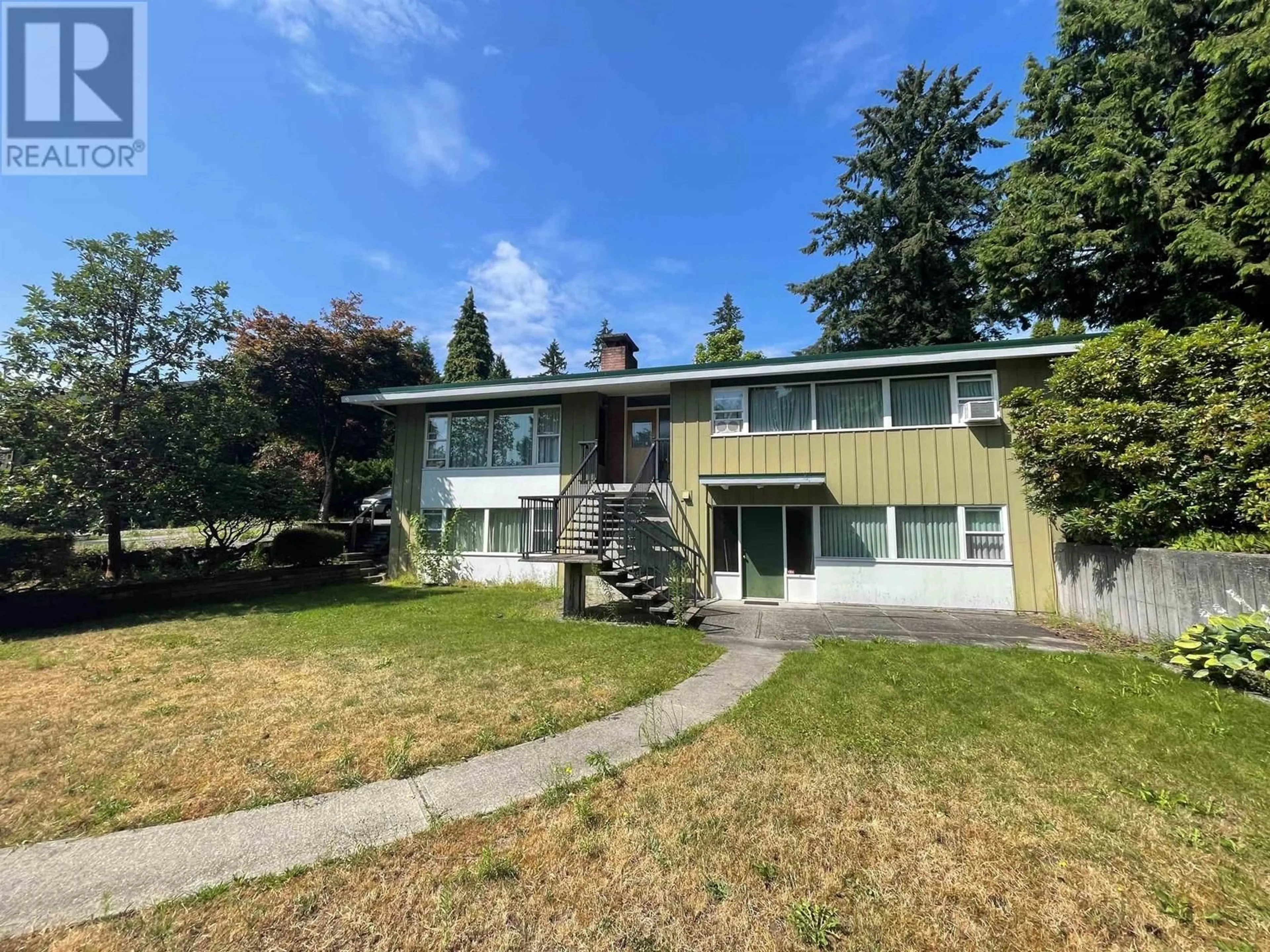 A pic from outside/outdoor area/front of a property/back of a property/a pic from drone, unknown for 731 SHAW AVENUE, Coquitlam British Columbia V3K2R7